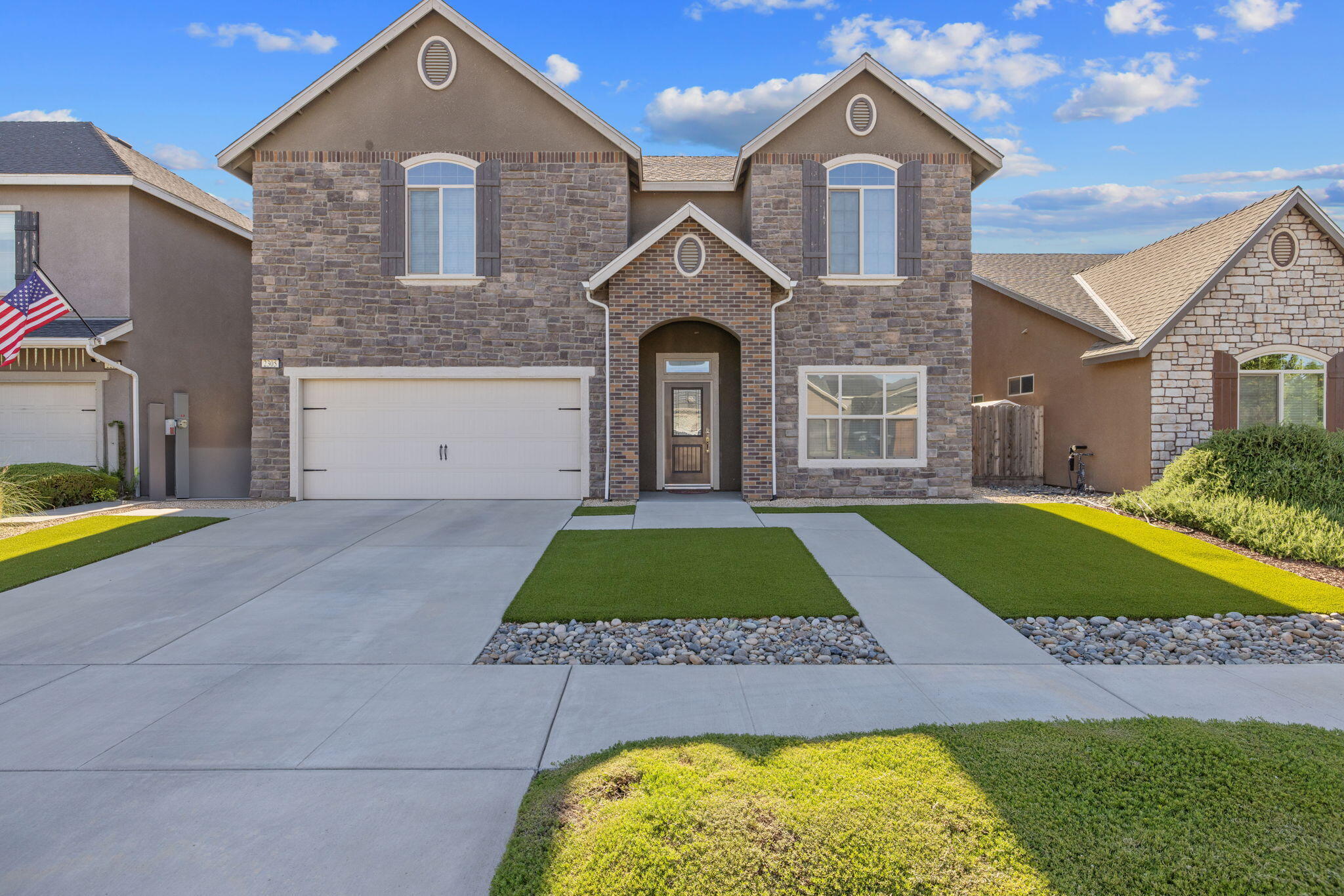 2305 N Fairway Ct, Visalia, CA 93291