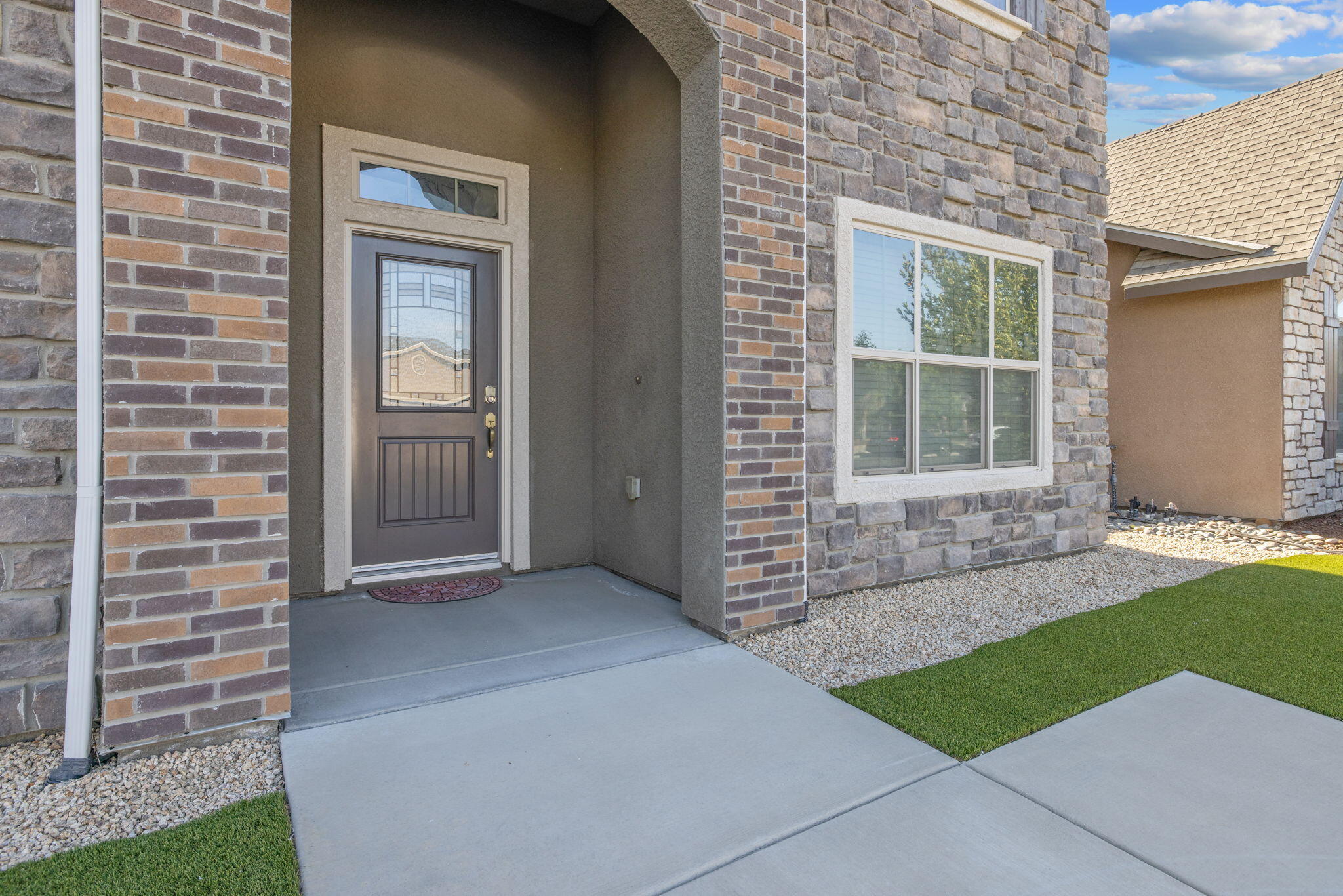 2305 N Fairway Ct, Visalia, CA 93291
