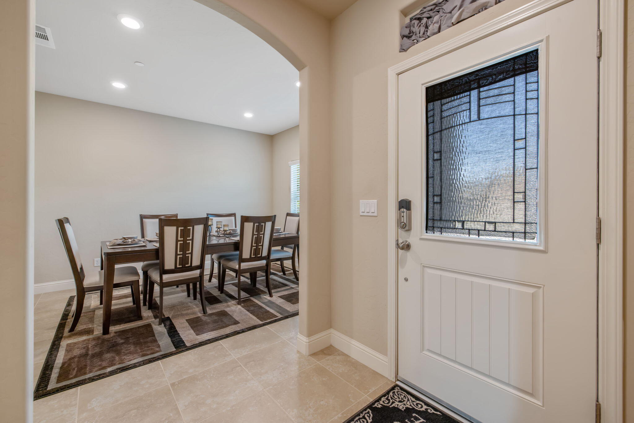 2305 N Fairway Ct, Visalia, CA 93291