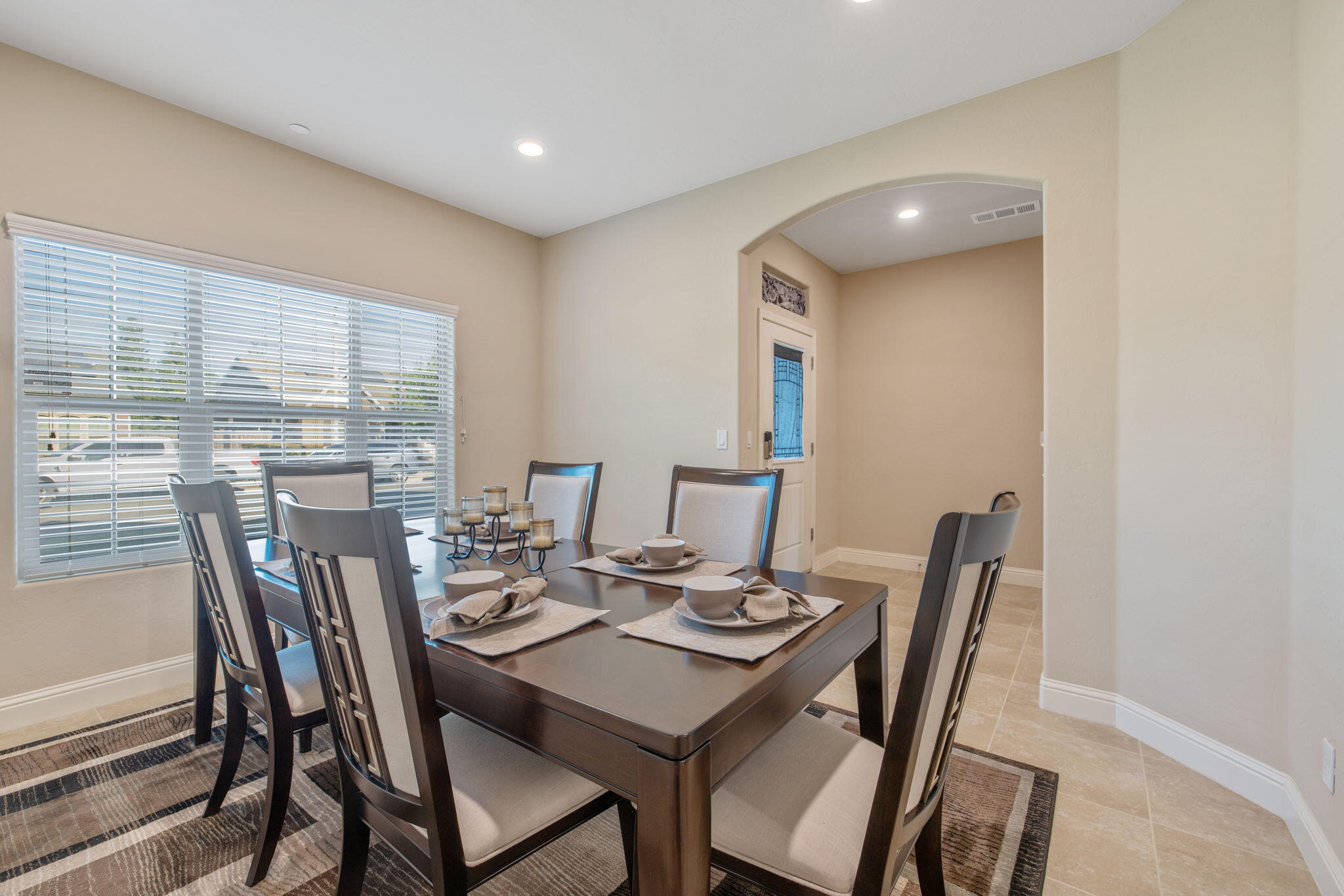 2305 N Fairway Ct, Visalia, CA 93291