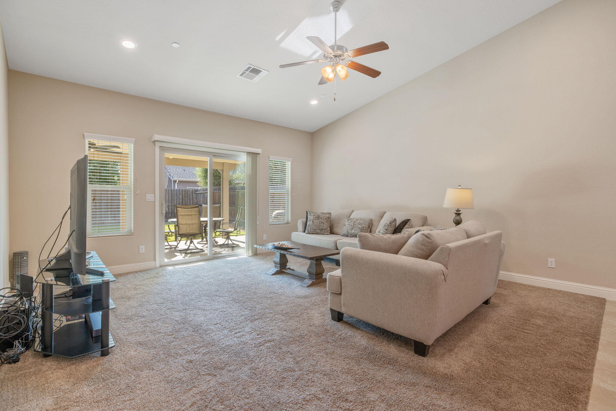 2305 N Fairway Ct, Visalia, CA 93291