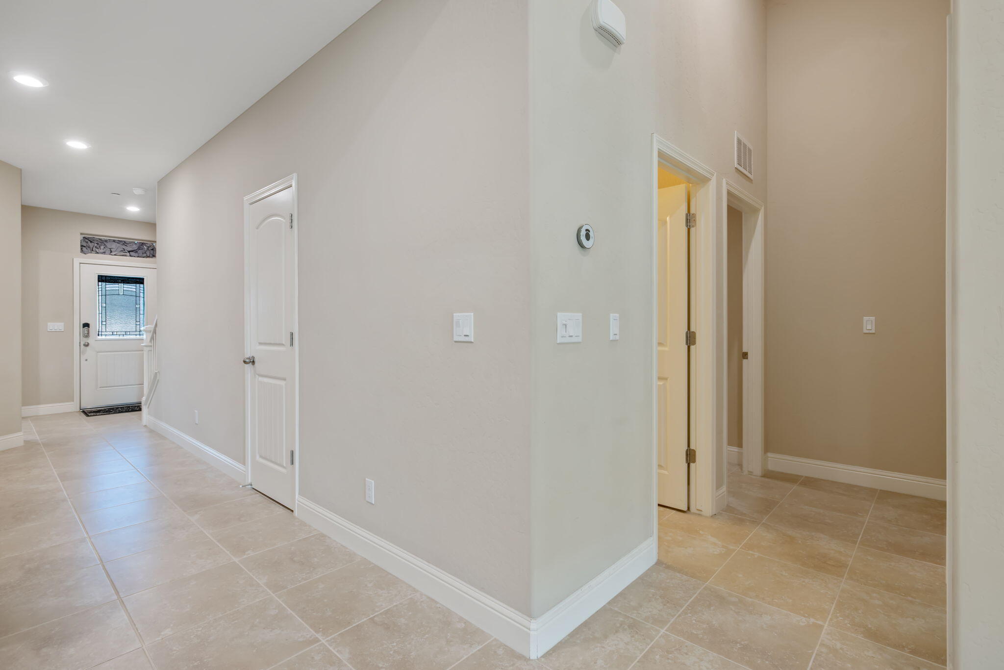 2305 N Fairway Ct, Visalia, CA 93291