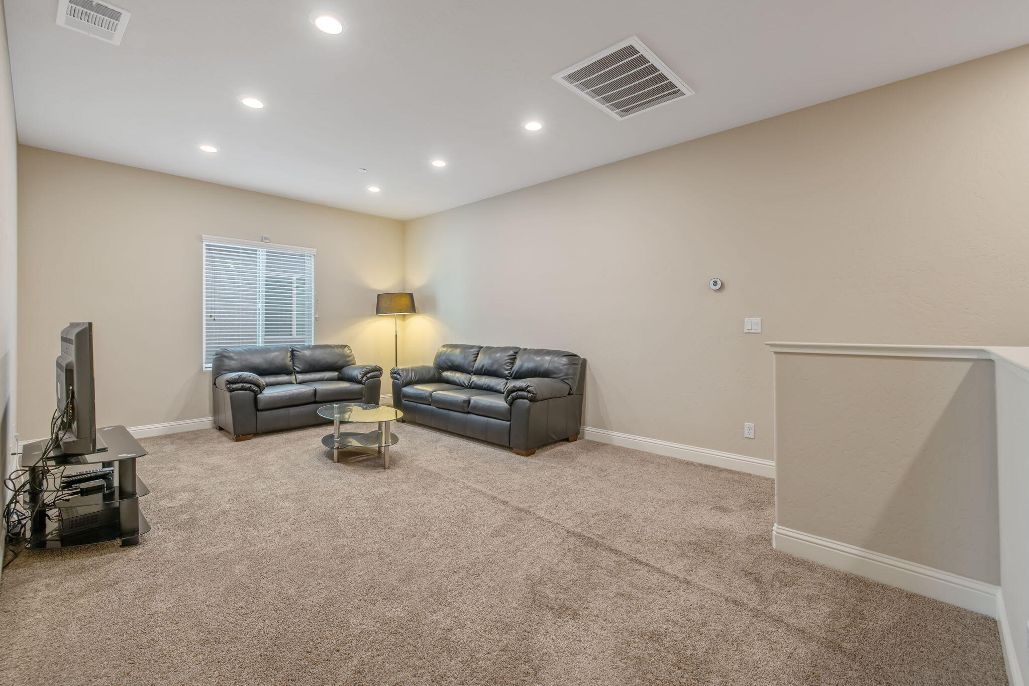 2305 N Fairway Ct, Visalia, CA 93291