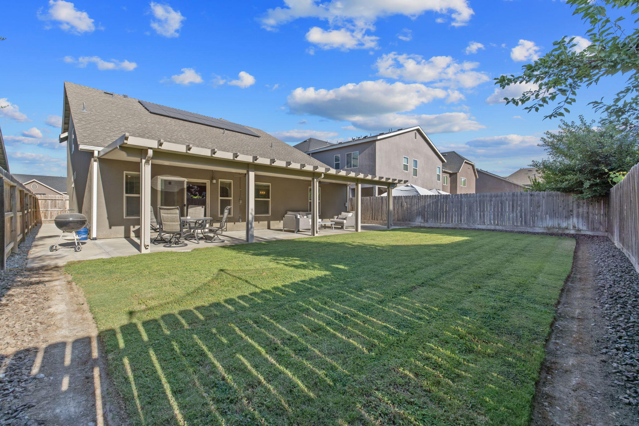2305 N Fairway Ct, Visalia, CA 93291