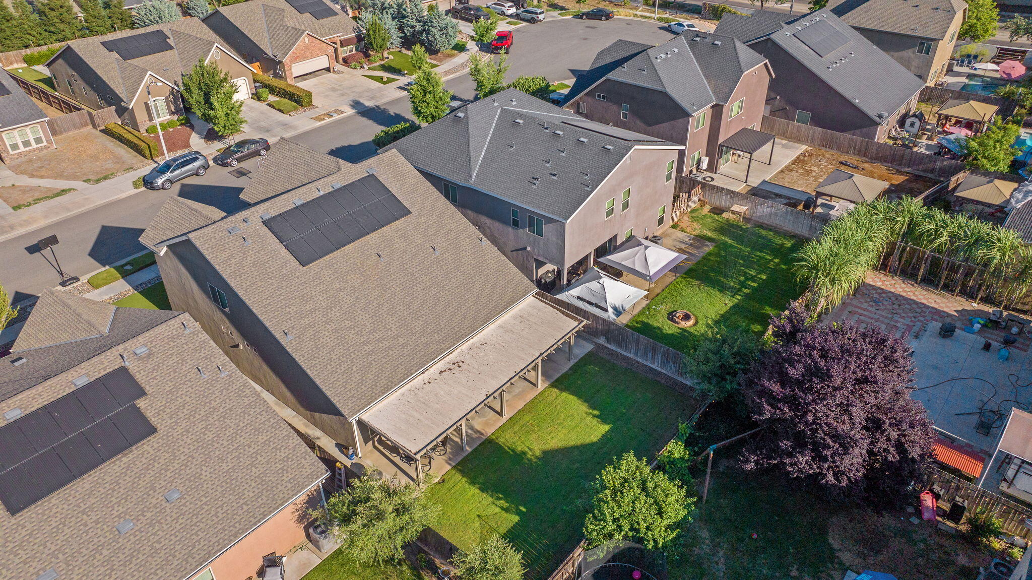2305 N Fairway Ct, Visalia, CA 93291
