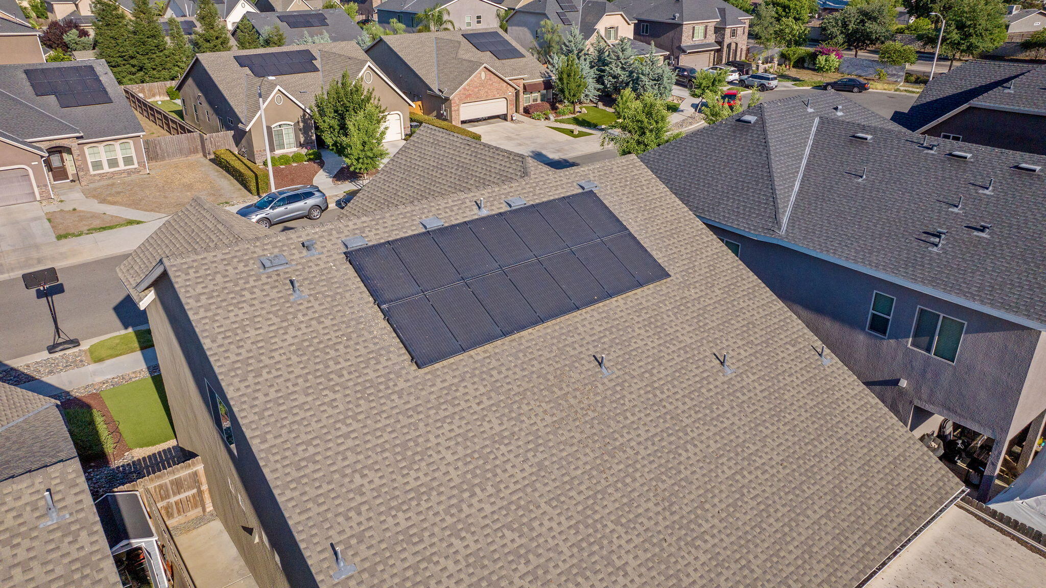 2305 N Fairway Ct, Visalia, CA 93291