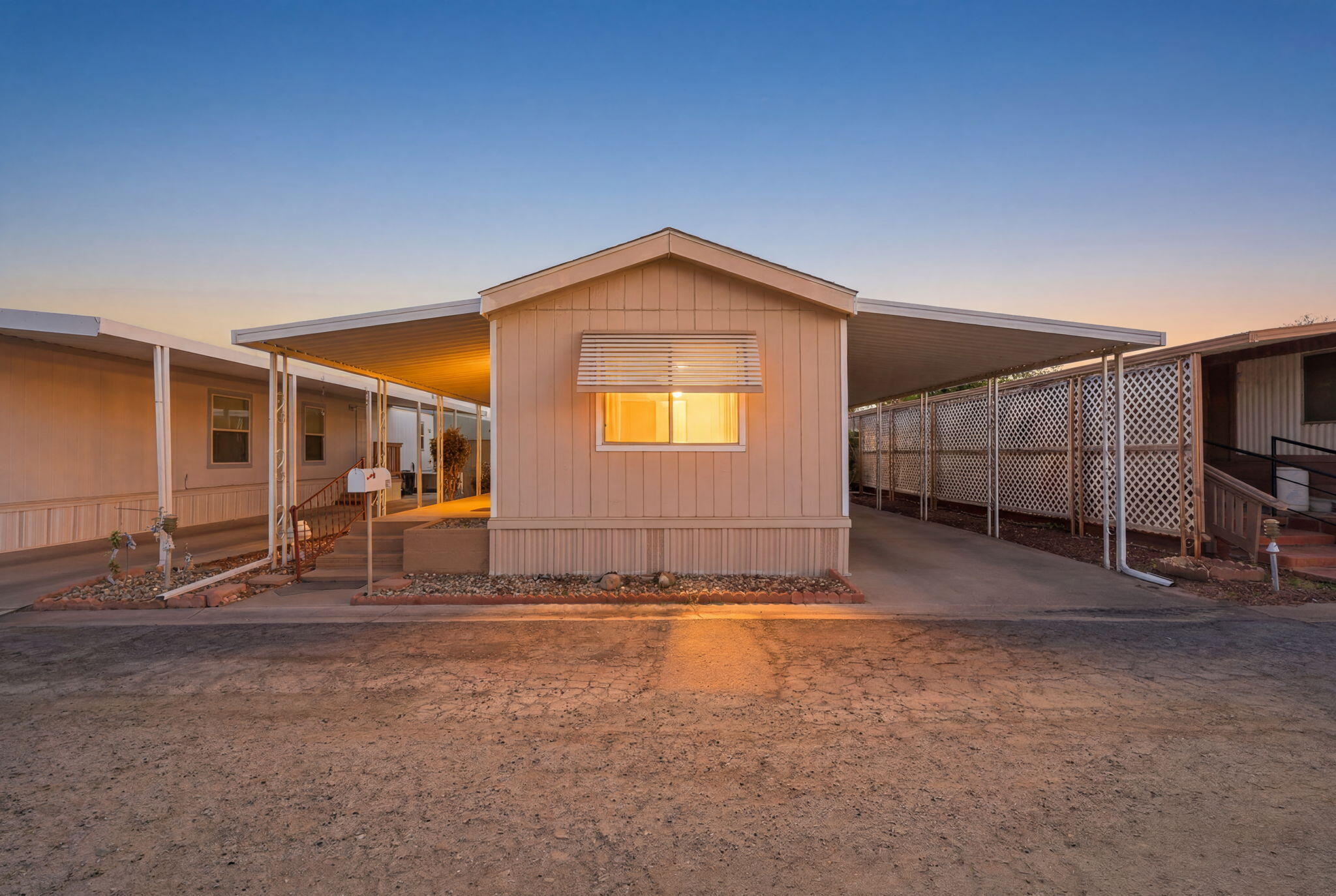 550 W Hermosa St #11, Lindsay, CA 93247