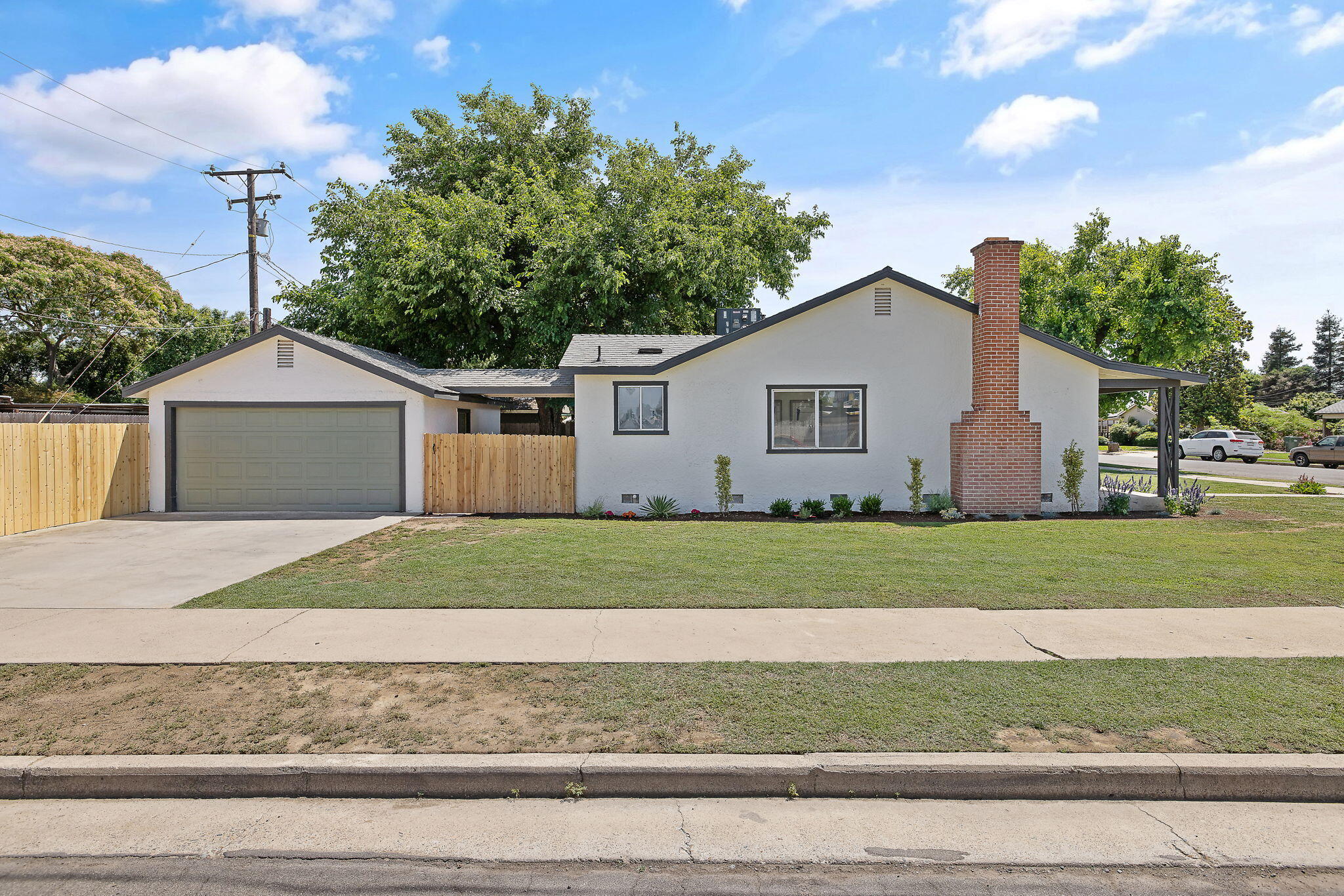 301 Lenox Ave, Exeter, CA 93221