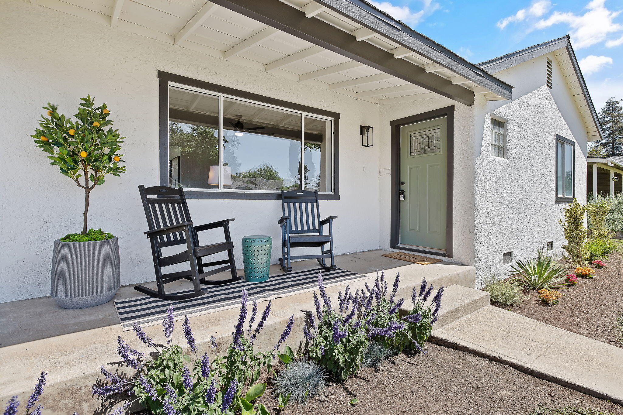301 Lenox Ave, Exeter, CA 93221
