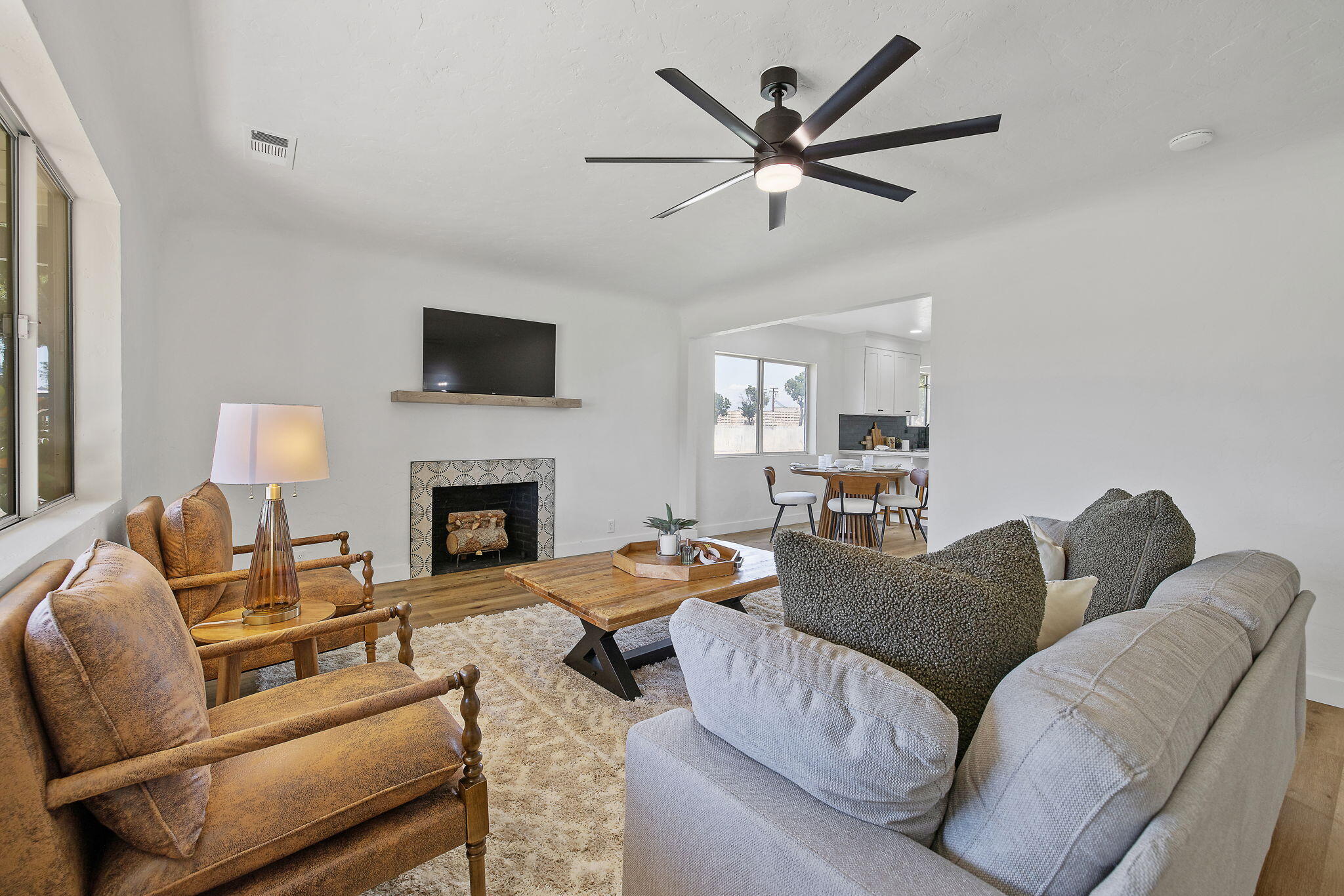 301 Lenox Ave, Exeter, CA 93221