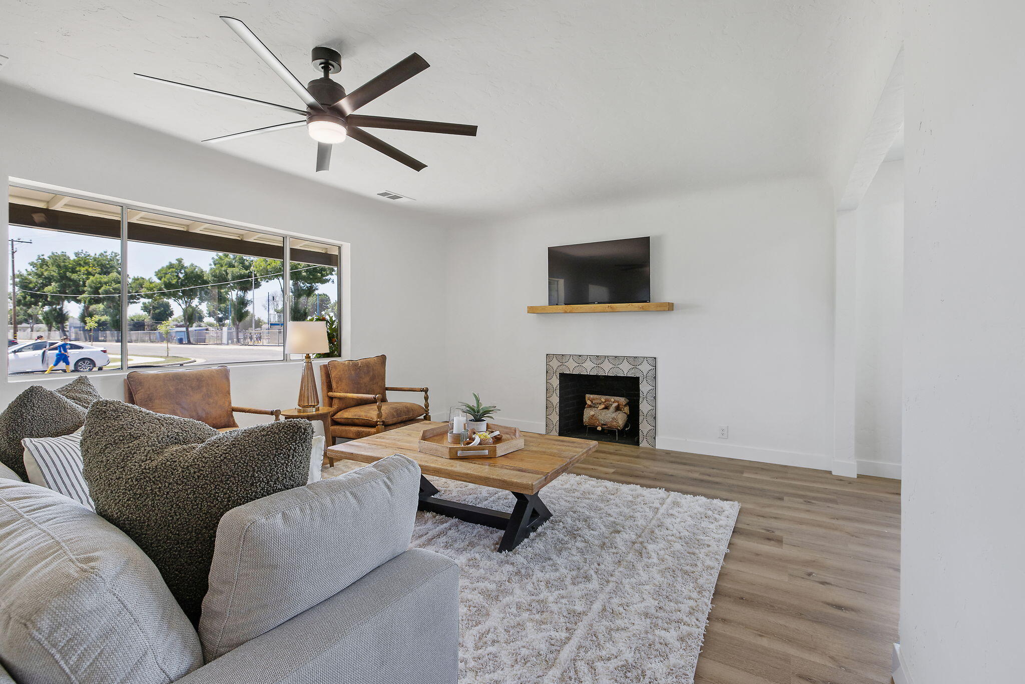 301 Lenox Ave, Exeter, CA 93221