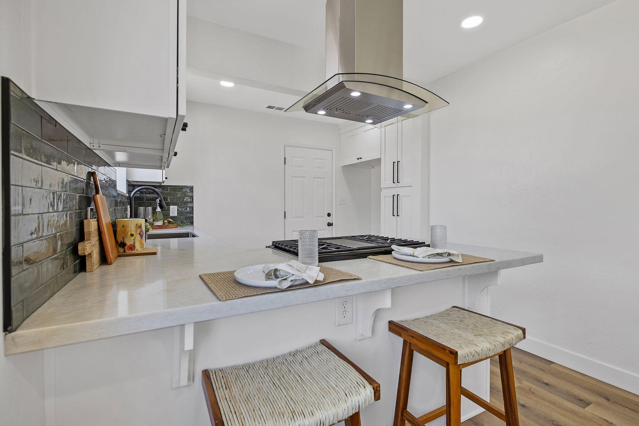 301 Lenox Ave, Exeter, CA 93221