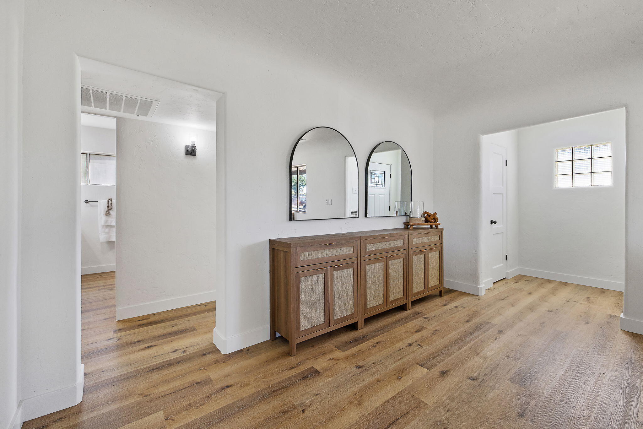 301 Lenox Ave, Exeter, CA 93221