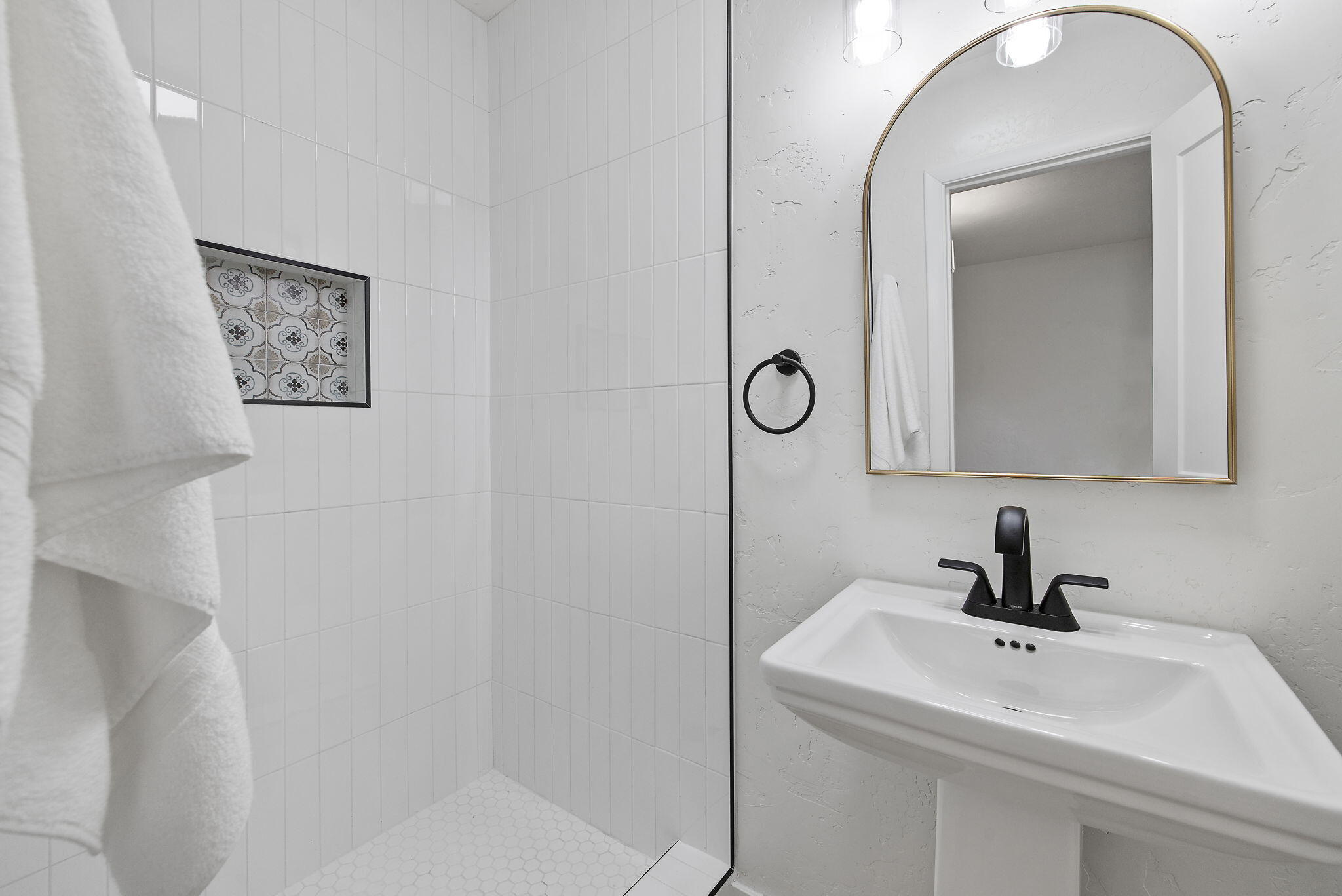 301 Lenox Ave, Exeter, CA 93221