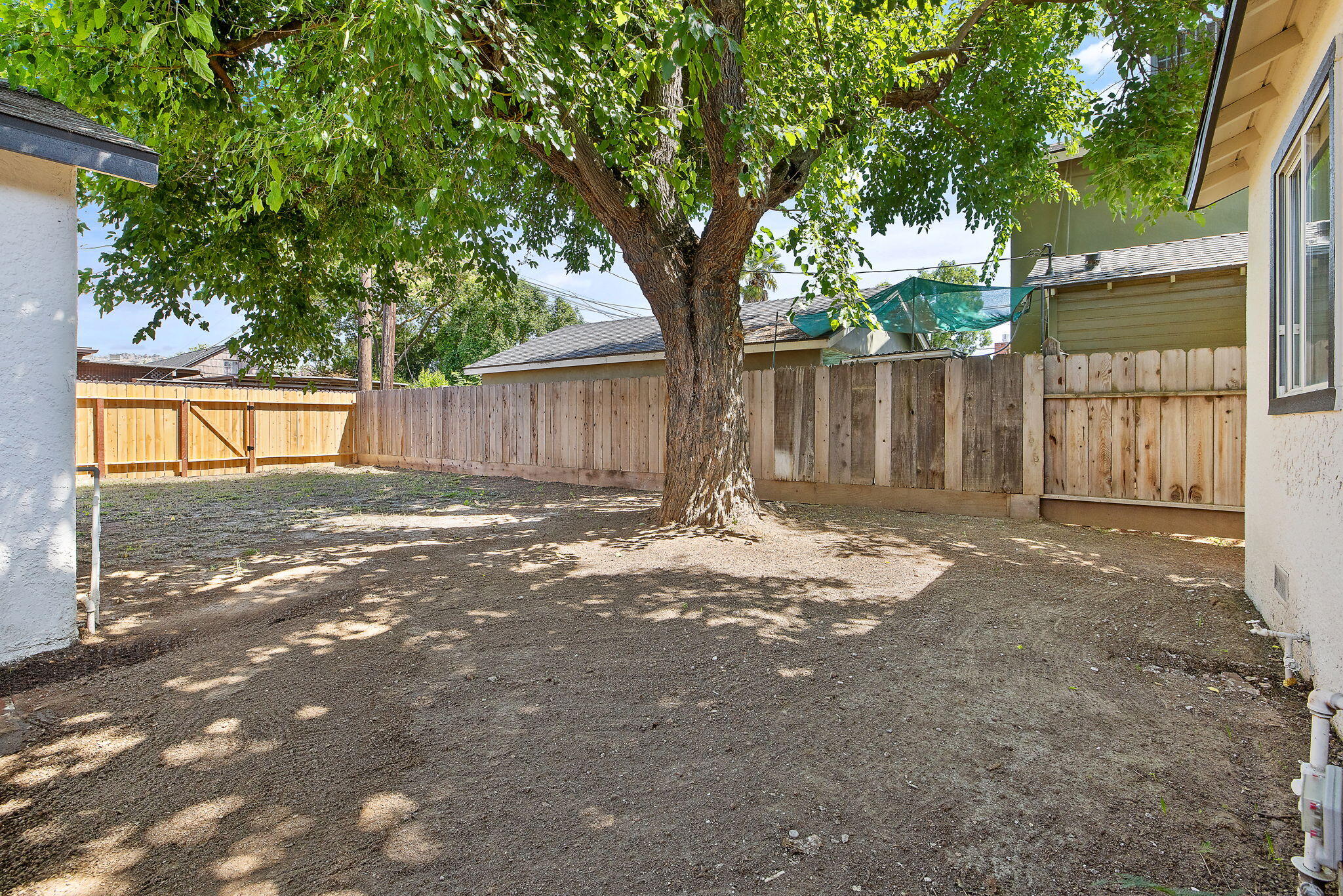 301 Lenox Ave, Exeter, CA 93221