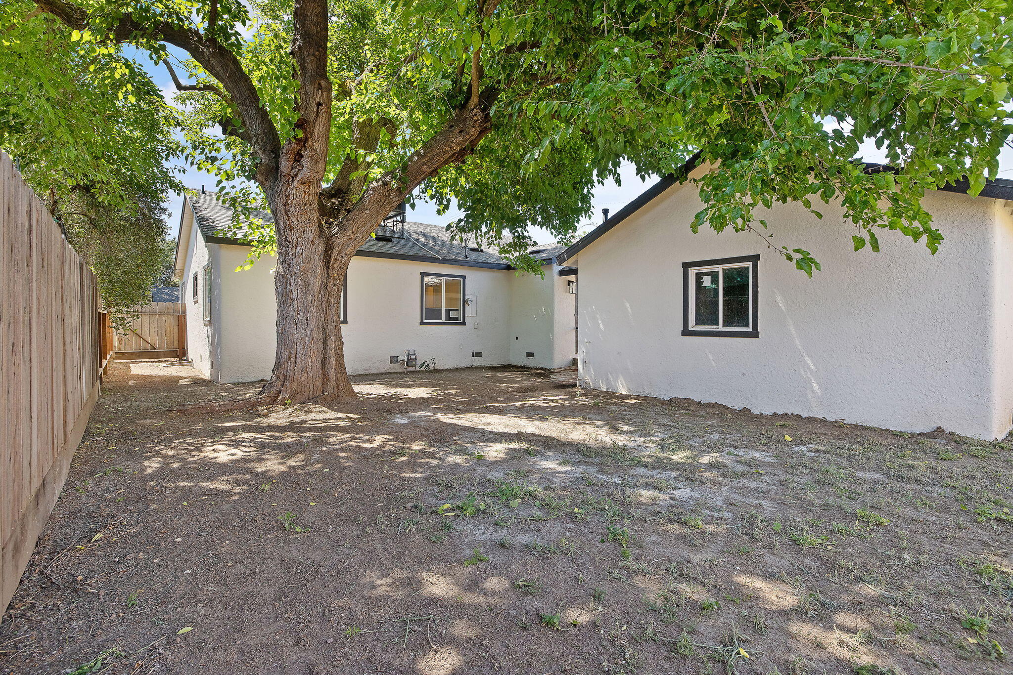 301 Lenox Ave, Exeter, CA 93221