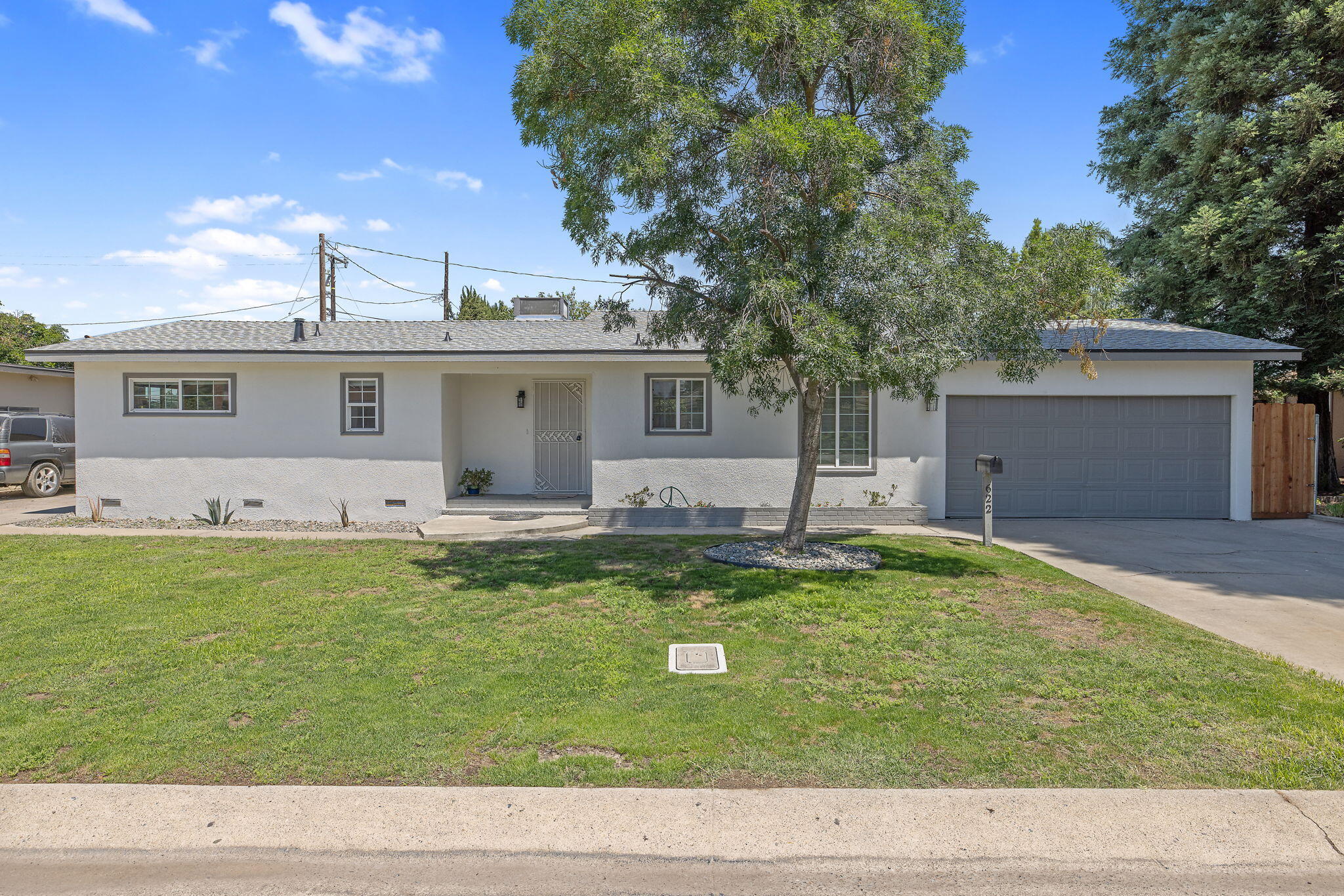 622 W Howard Ave, Visalia, CA 93277