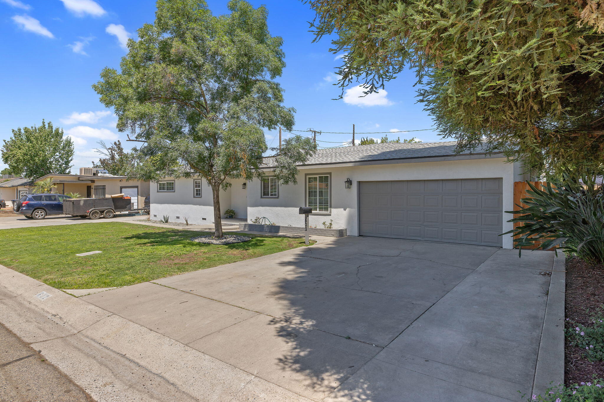 622 W Howard Ave, Visalia, CA 93277