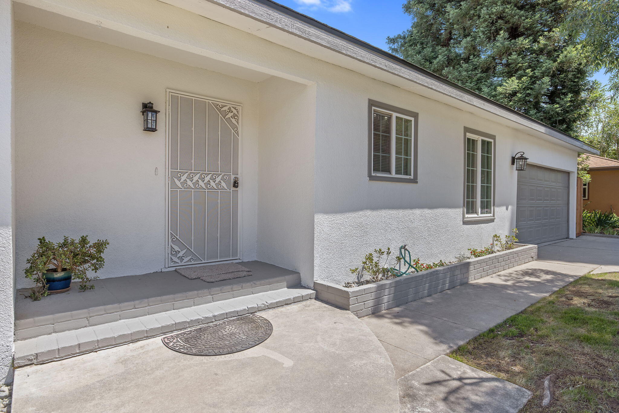 622 W Howard Ave, Visalia, CA 93277