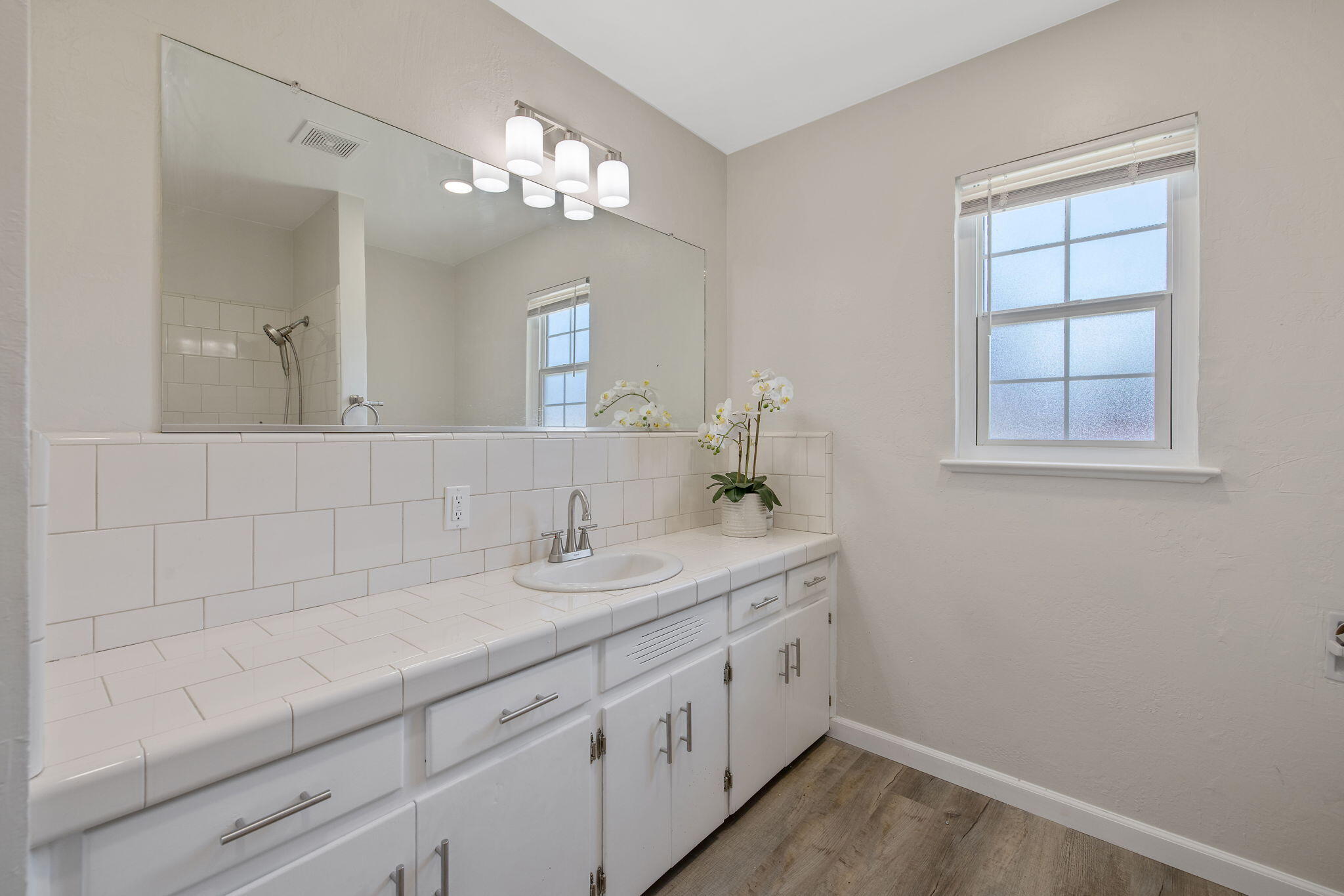 622 W Howard Ave, Visalia, CA 93277