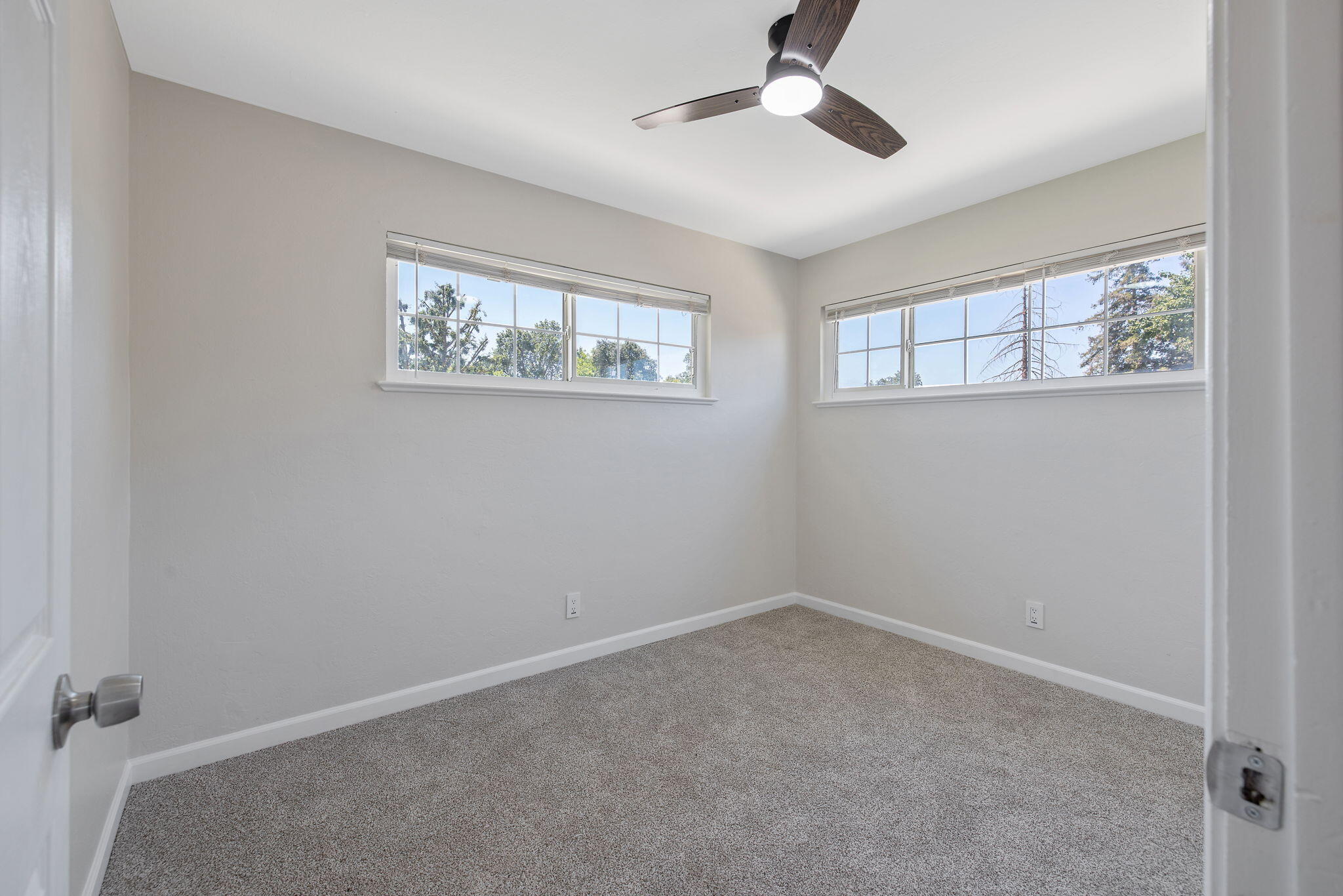 622 W Howard Ave, Visalia, CA 93277