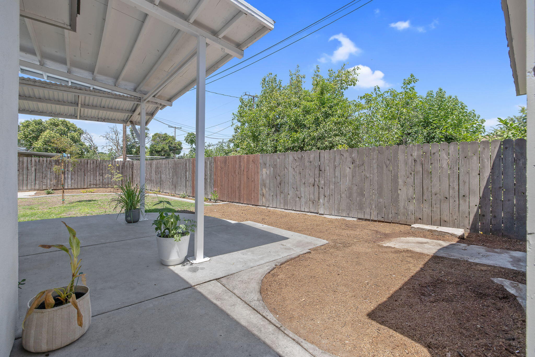 622 W Howard Ave, Visalia, CA 93277