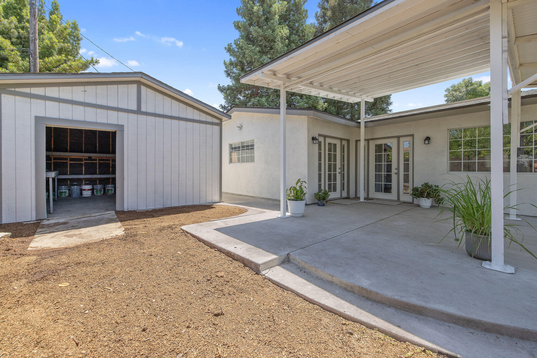 622 W Howard Ave, Visalia, CA 93277