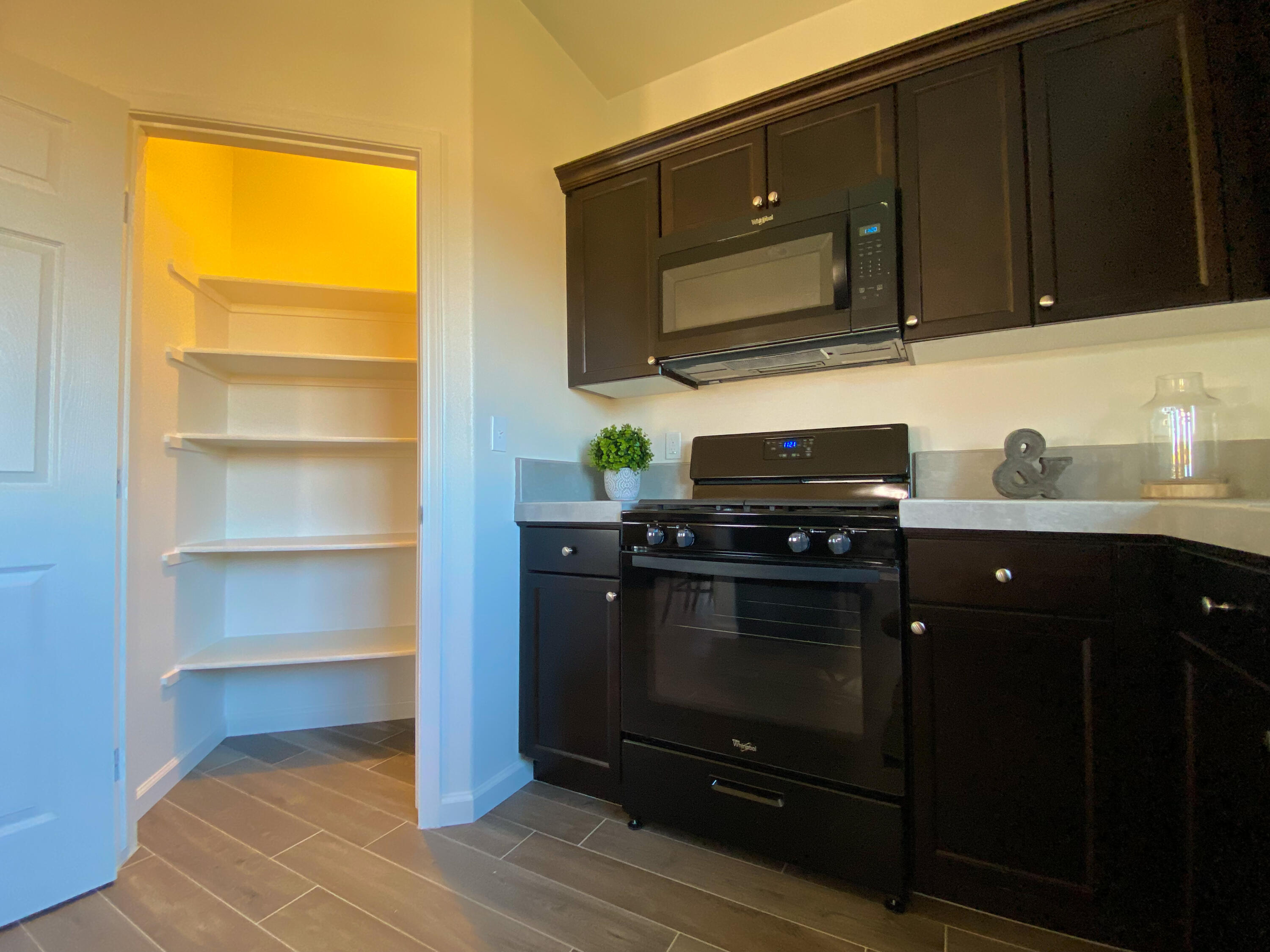 30769 Ashland Rd, Visalia, CA 93292