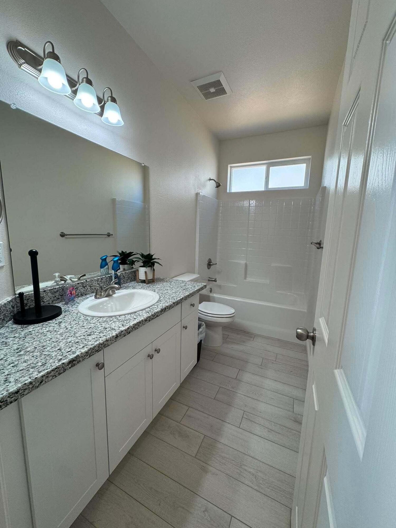 30644 Bellwood Rd, Visalia, CA 93291