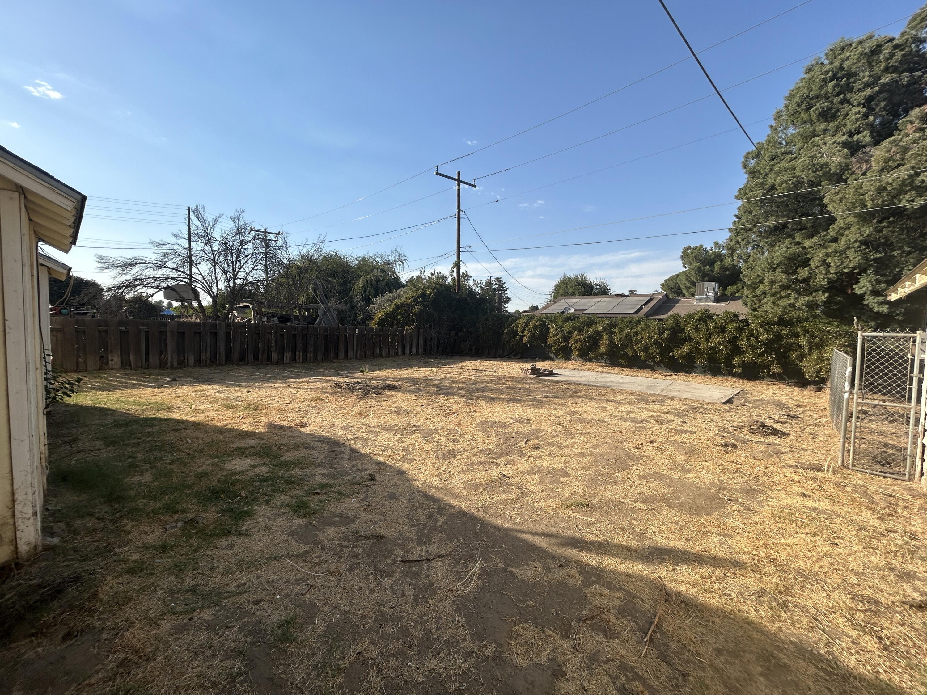 766 W Morton Ave, Porterville, CA 93257