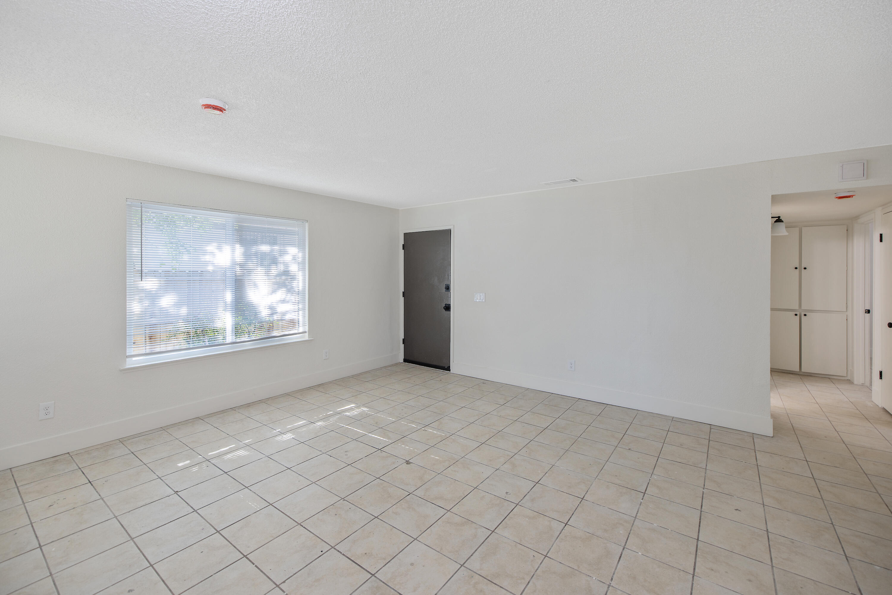2251 E Clay Ave, Fresno, CA 93701