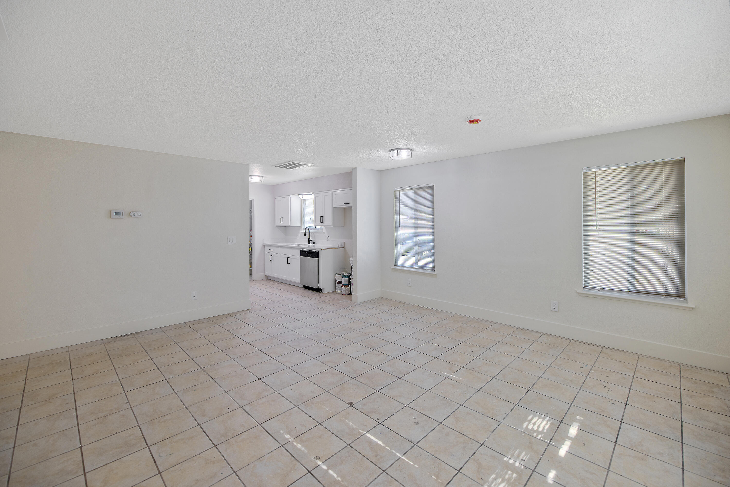 2251 E Clay Ave, Fresno, CA 93701