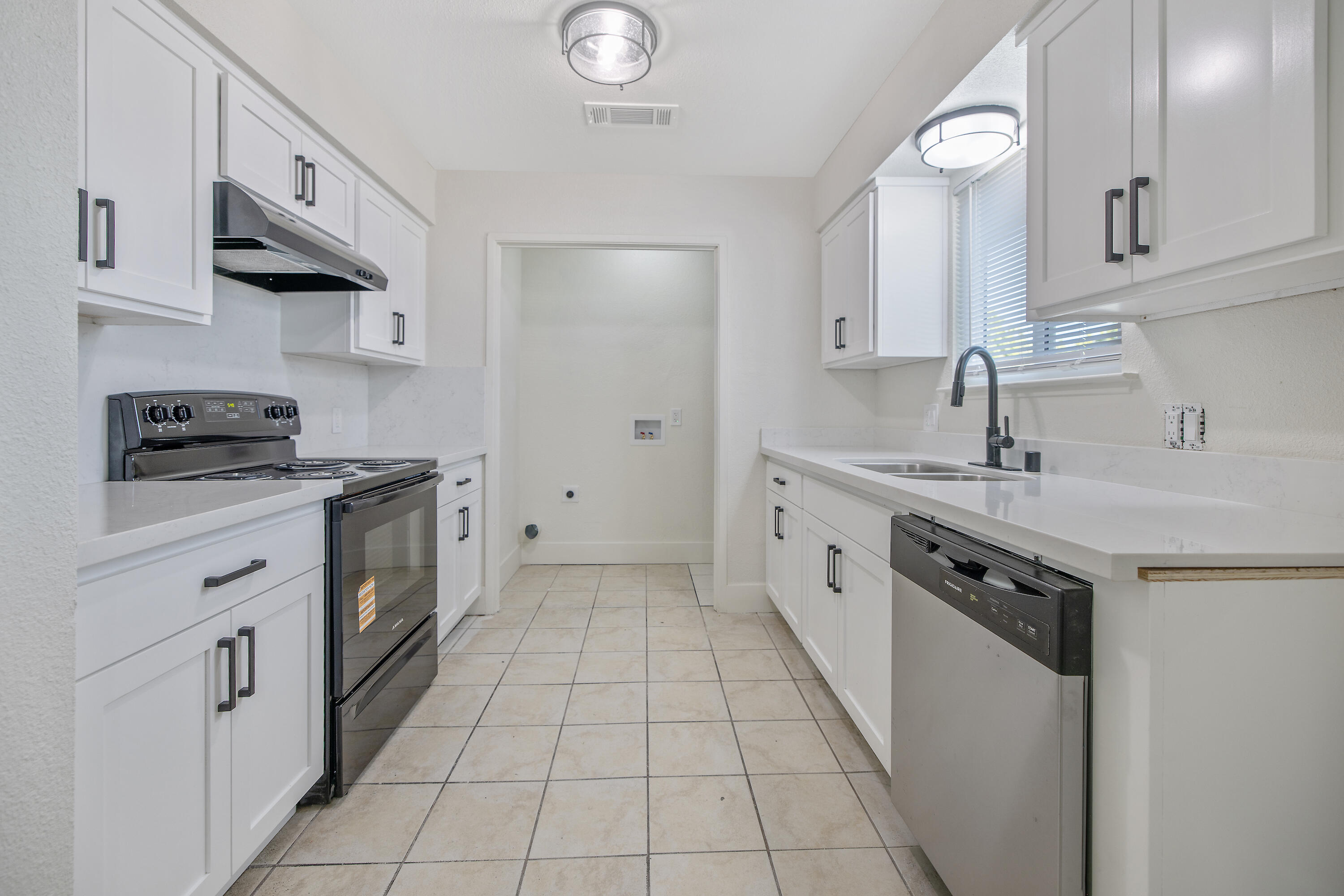 2251 E Clay Ave, Fresno, CA 93701