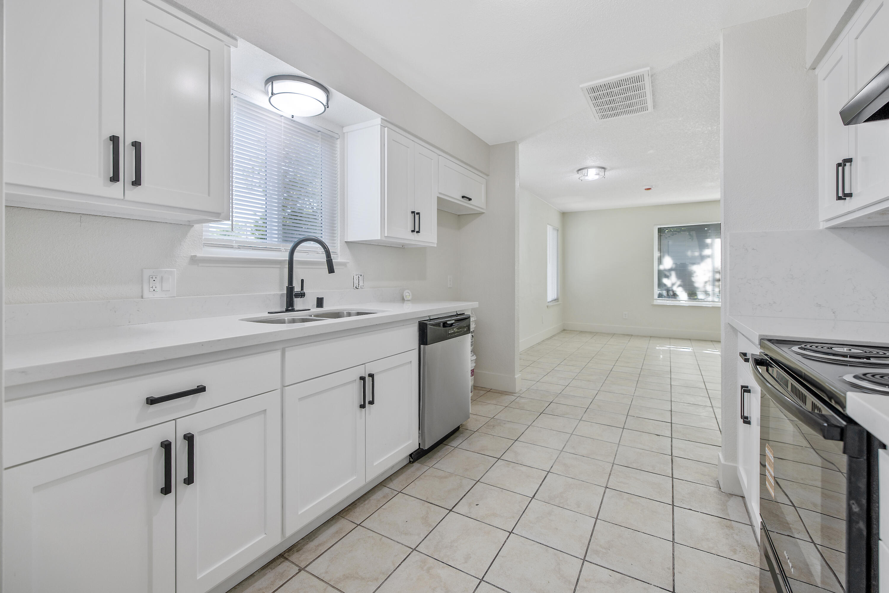 2251 E Clay Ave, Fresno, CA 93701