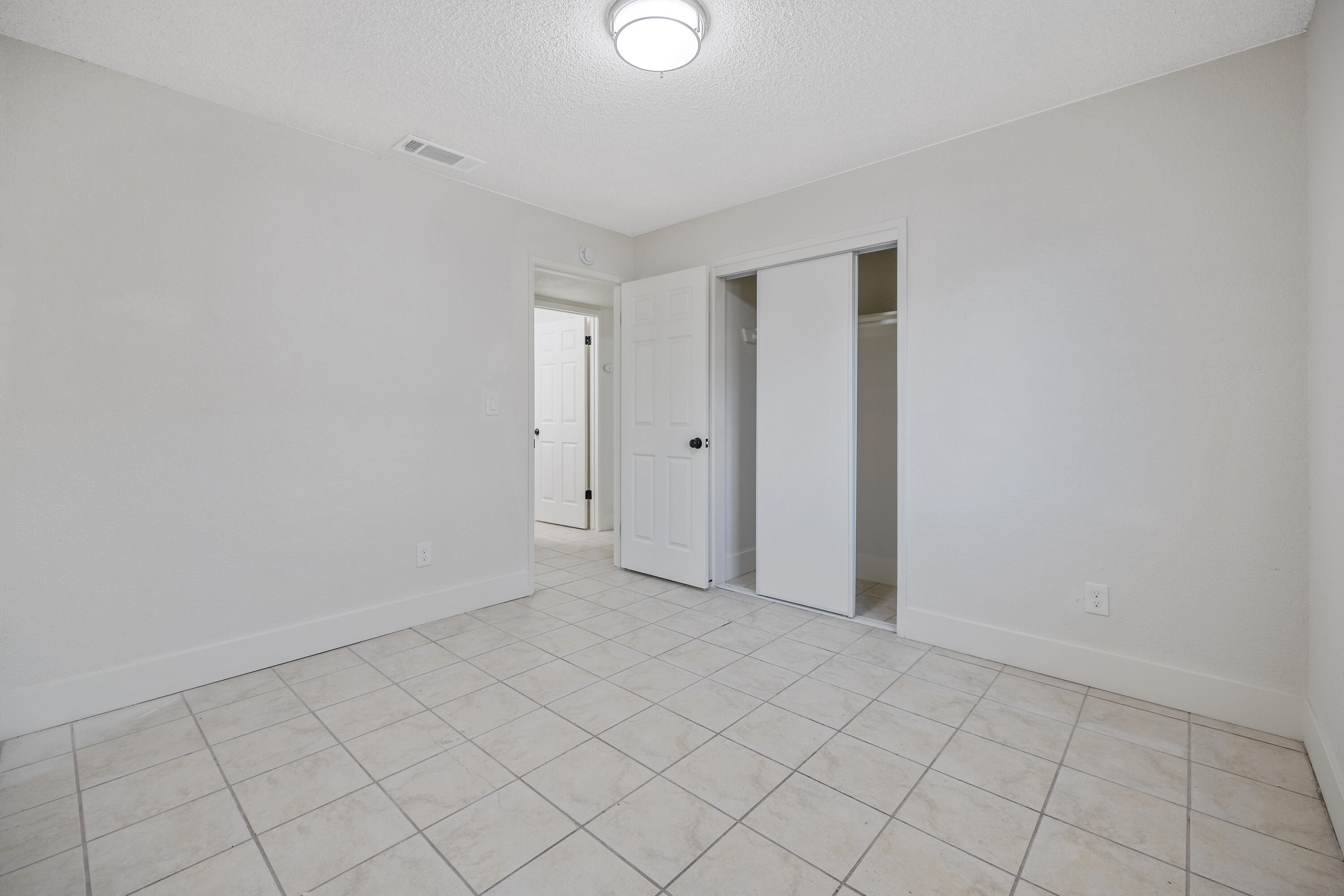 2251 E Clay Ave, Fresno, CA 93701