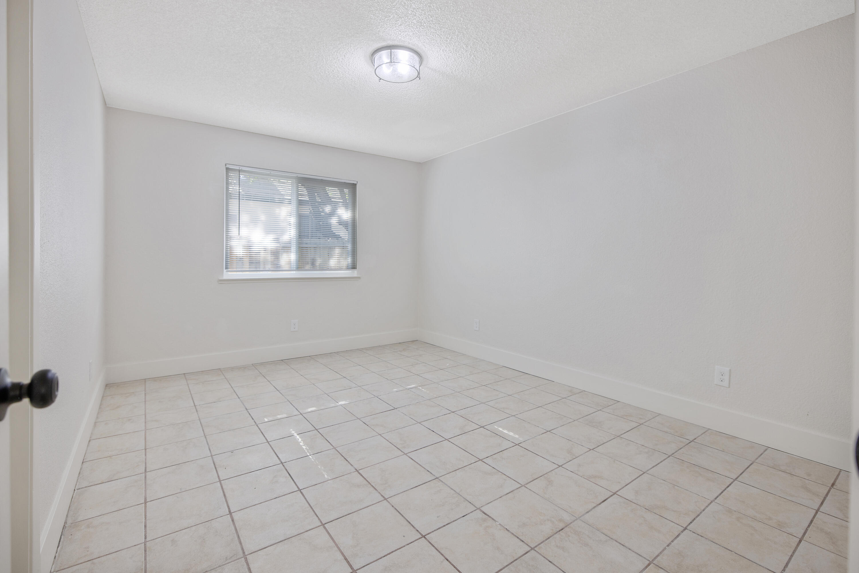 2251 E Clay Ave, Fresno, CA 93701