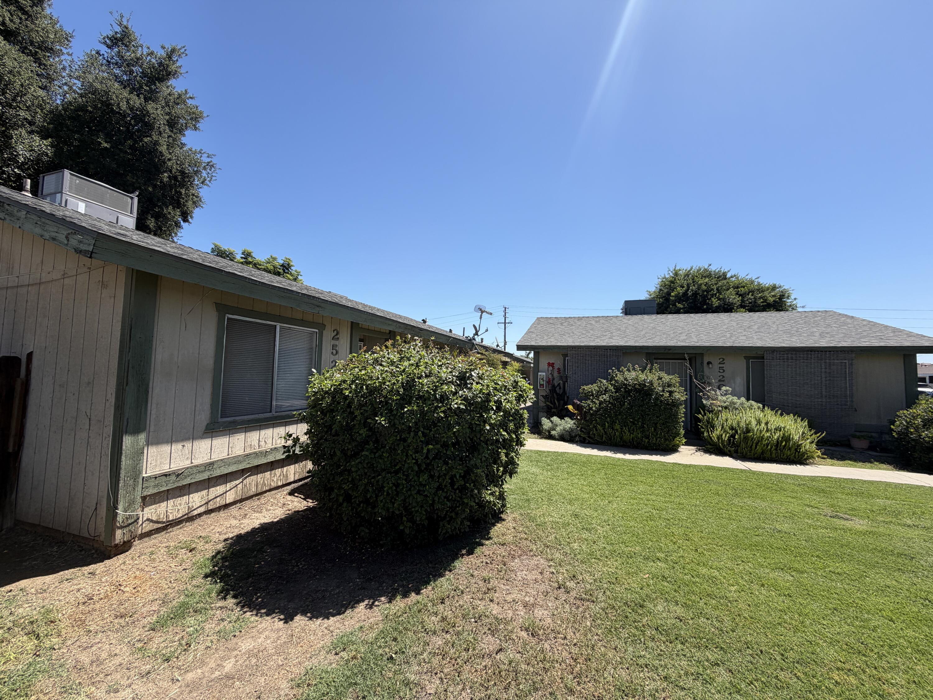 2520-2524 W Victor Ave, Visalia, CA 93277