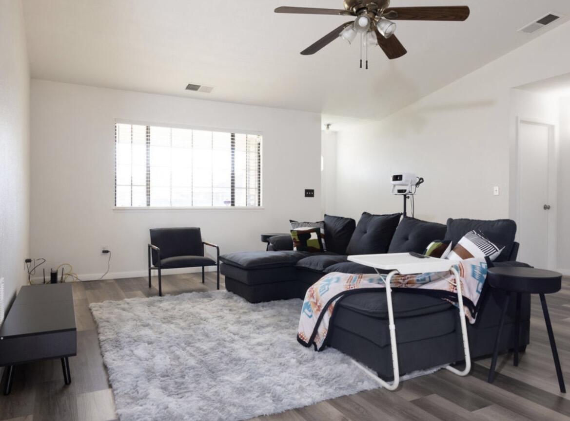 561 Wellington Pl, Porterville, CA 93257