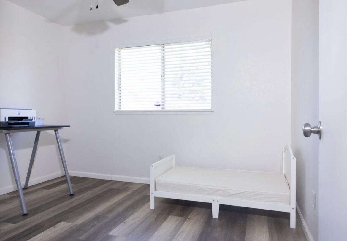 561 Wellington Pl, Porterville, CA 93257