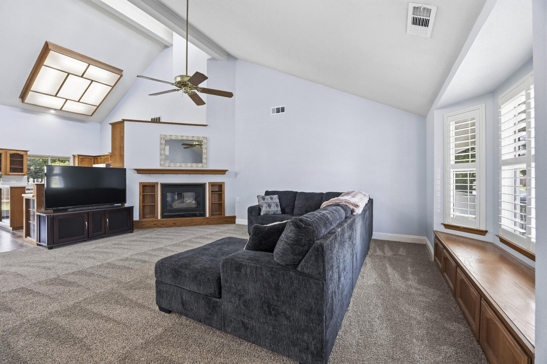5520 W Vassar Ave, Visalia, CA 93277
