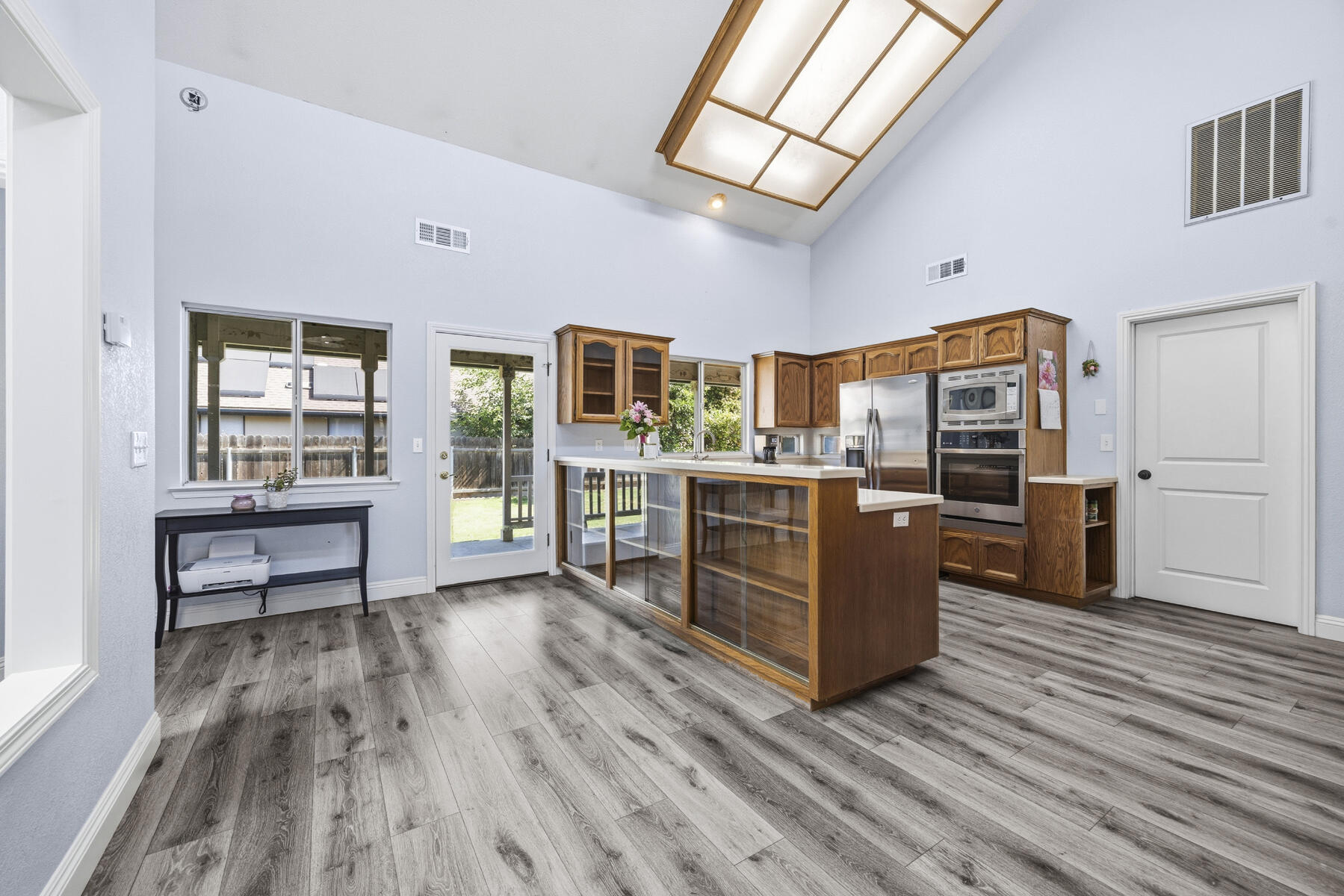 5520 W Vassar Ave, Visalia, CA 93277