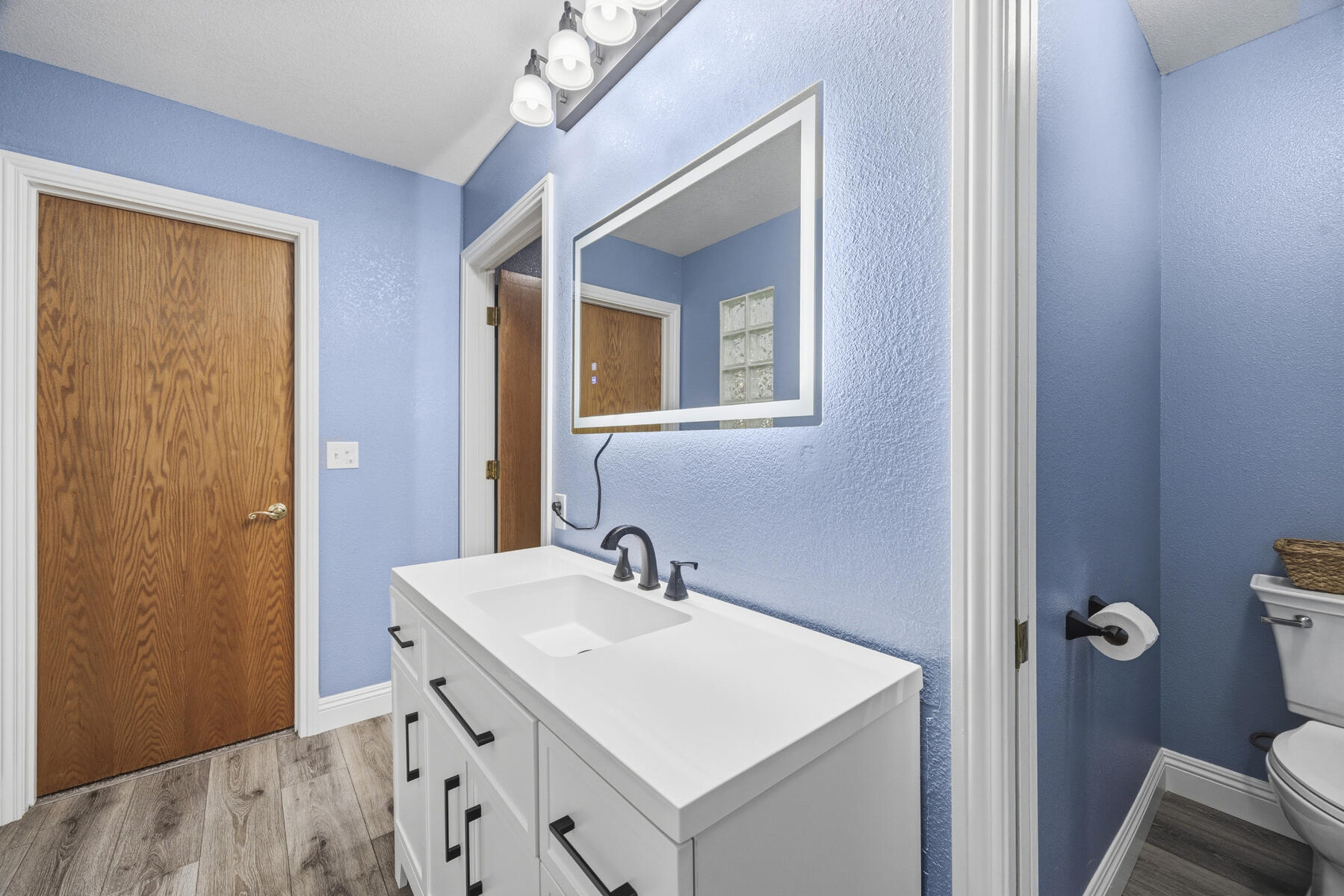 5520 W Vassar Ave, Visalia, CA 93277