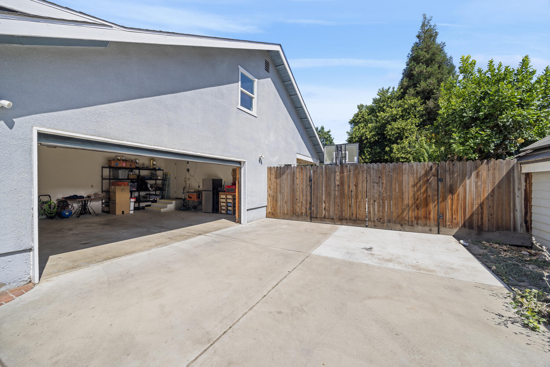 5520 W Vassar Ave, Visalia, CA 93277