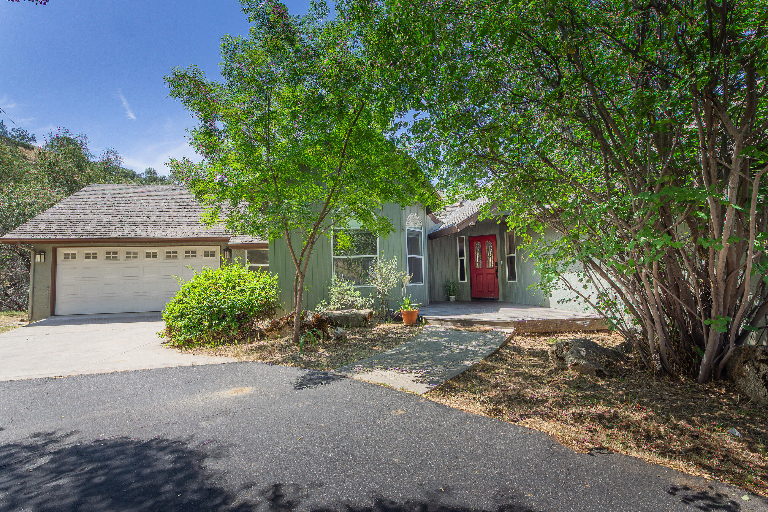 41041 Mynatt Dr, Three Rivers, CA 93271