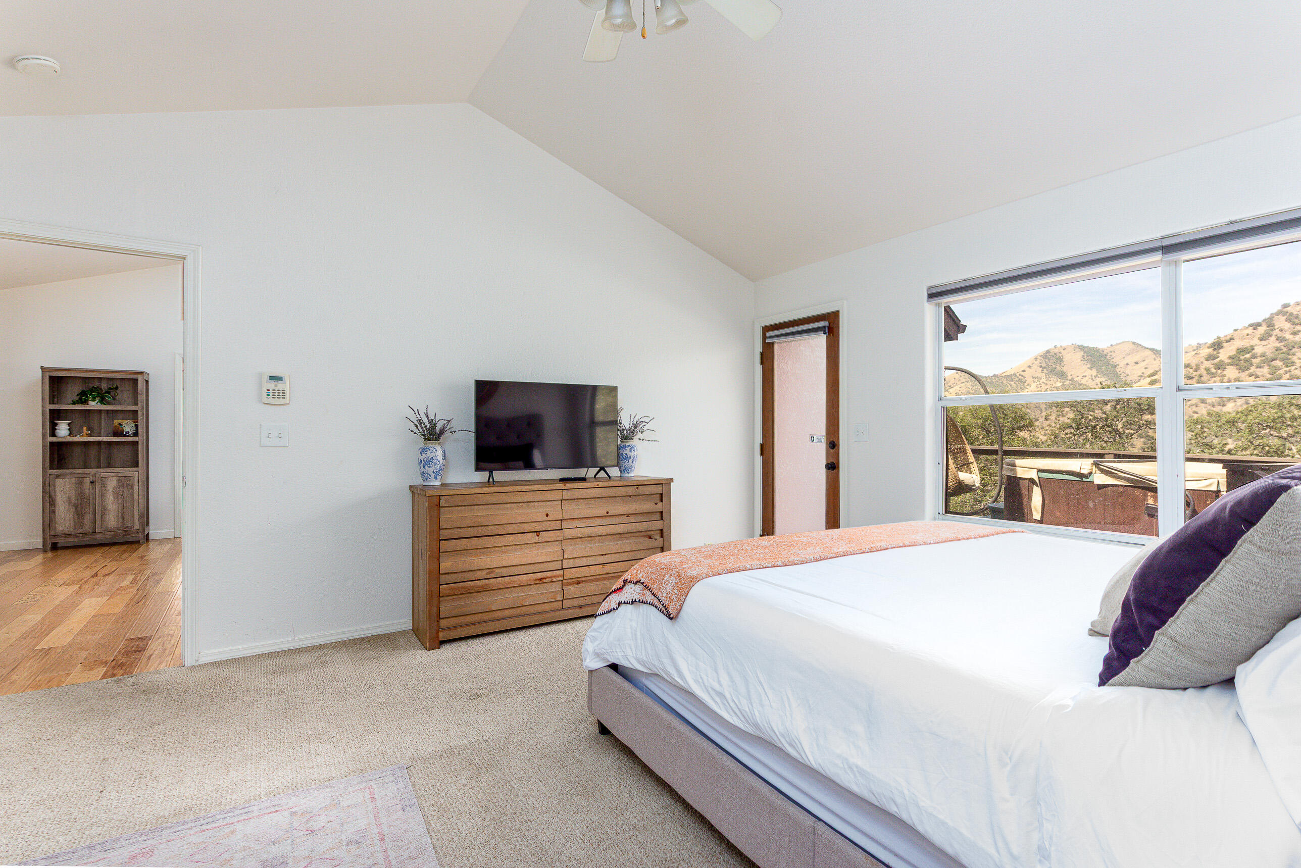 41041 Mynatt Dr, Three Rivers, CA 93271