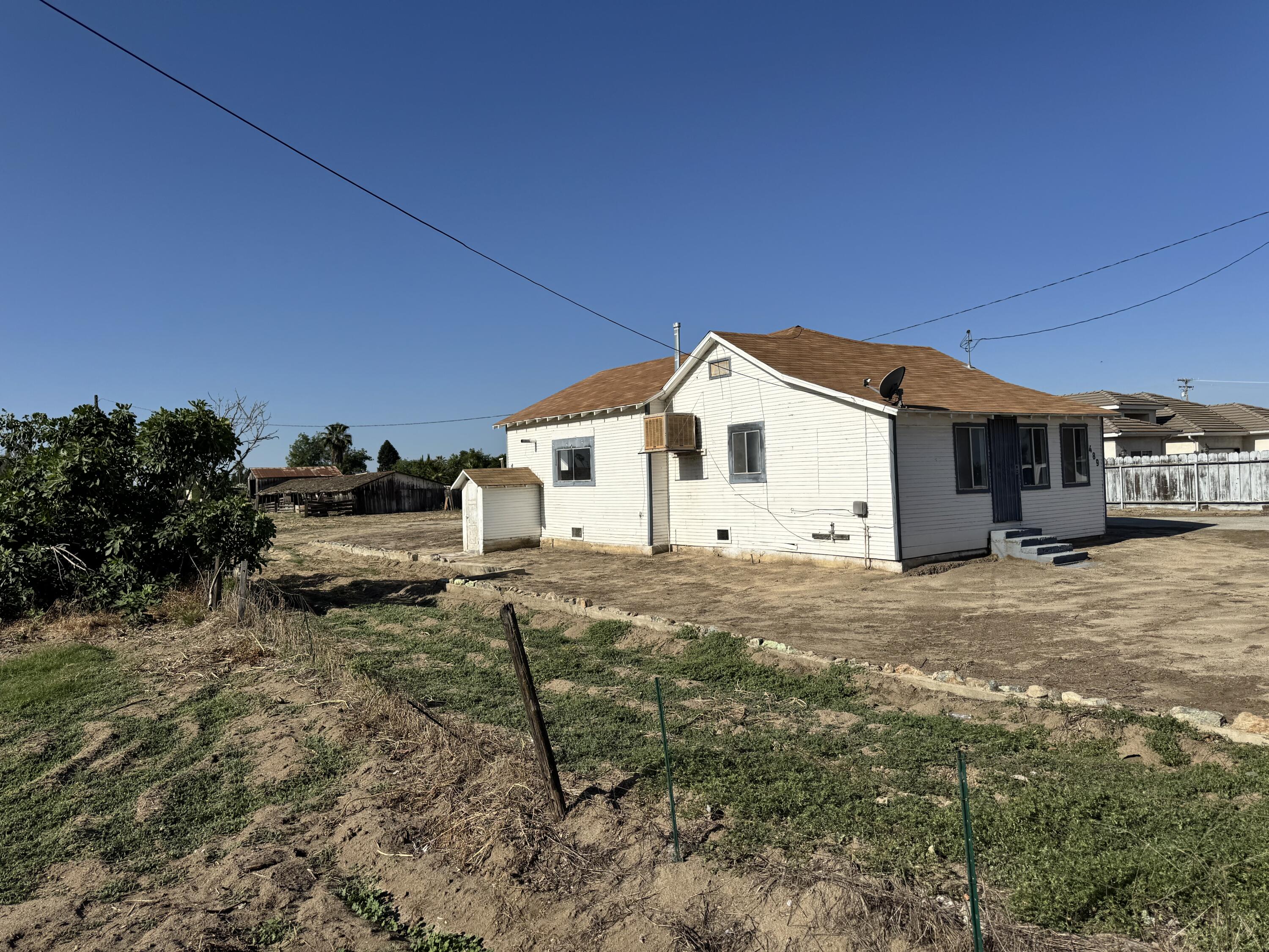 489 W Westfield Ave, Porterville, CA 93257