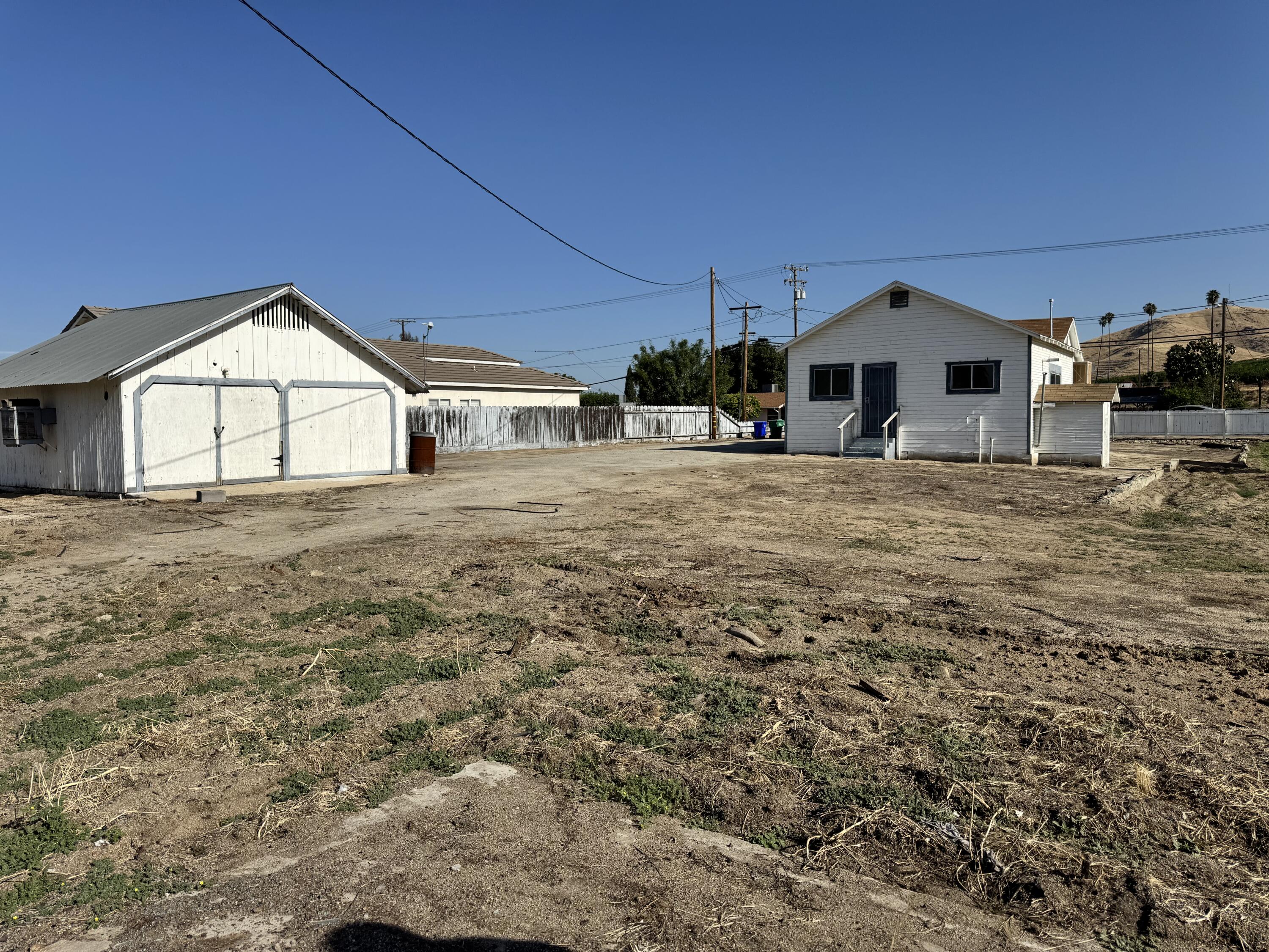 489 W Westfield Ave, Porterville, CA 93257