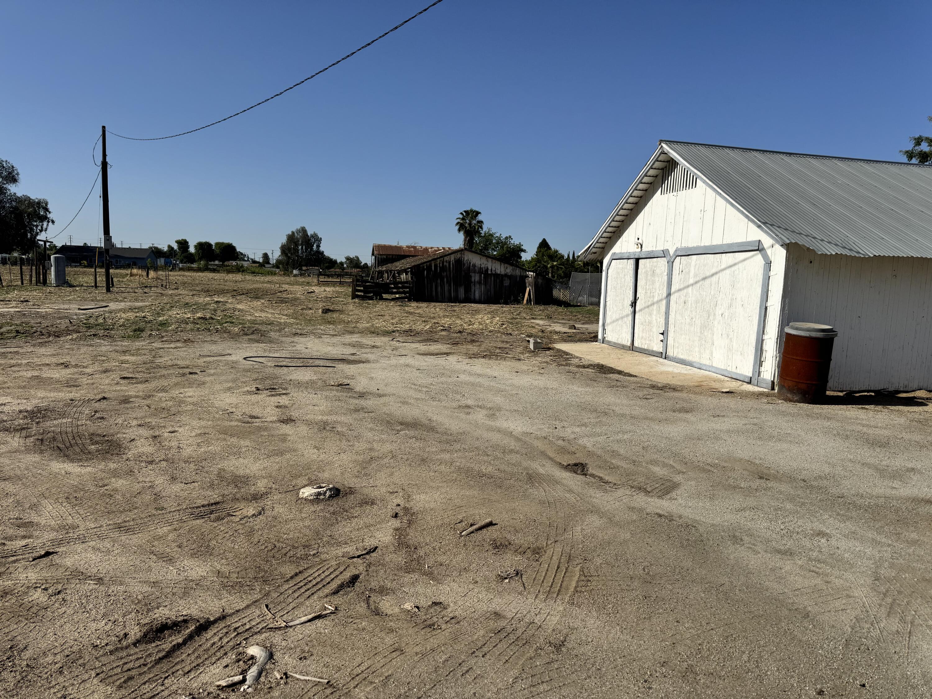 489 W Westfield Ave, Porterville, CA 93257
