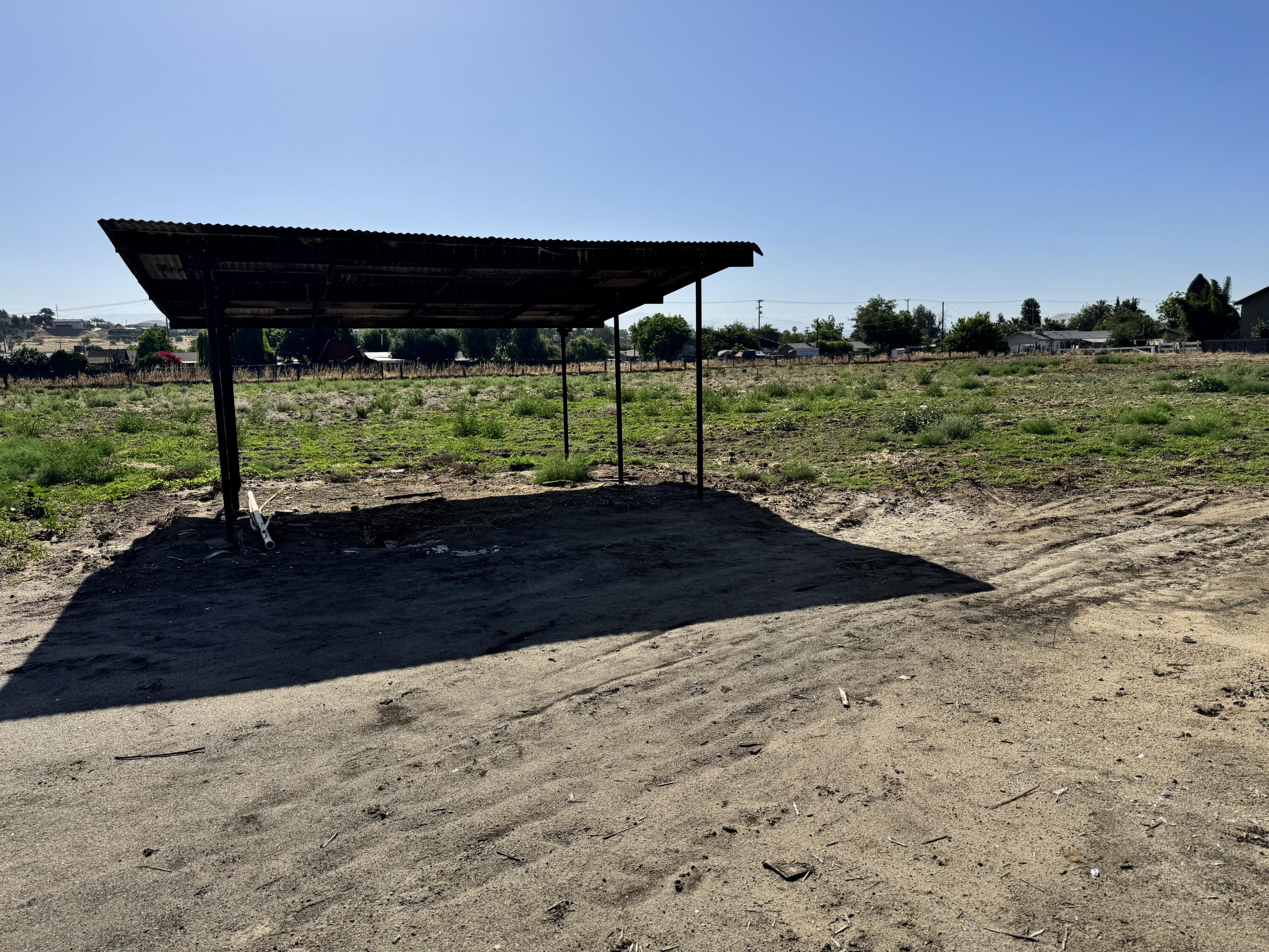 633 W Westfield Ave, Porterville, CA 93257