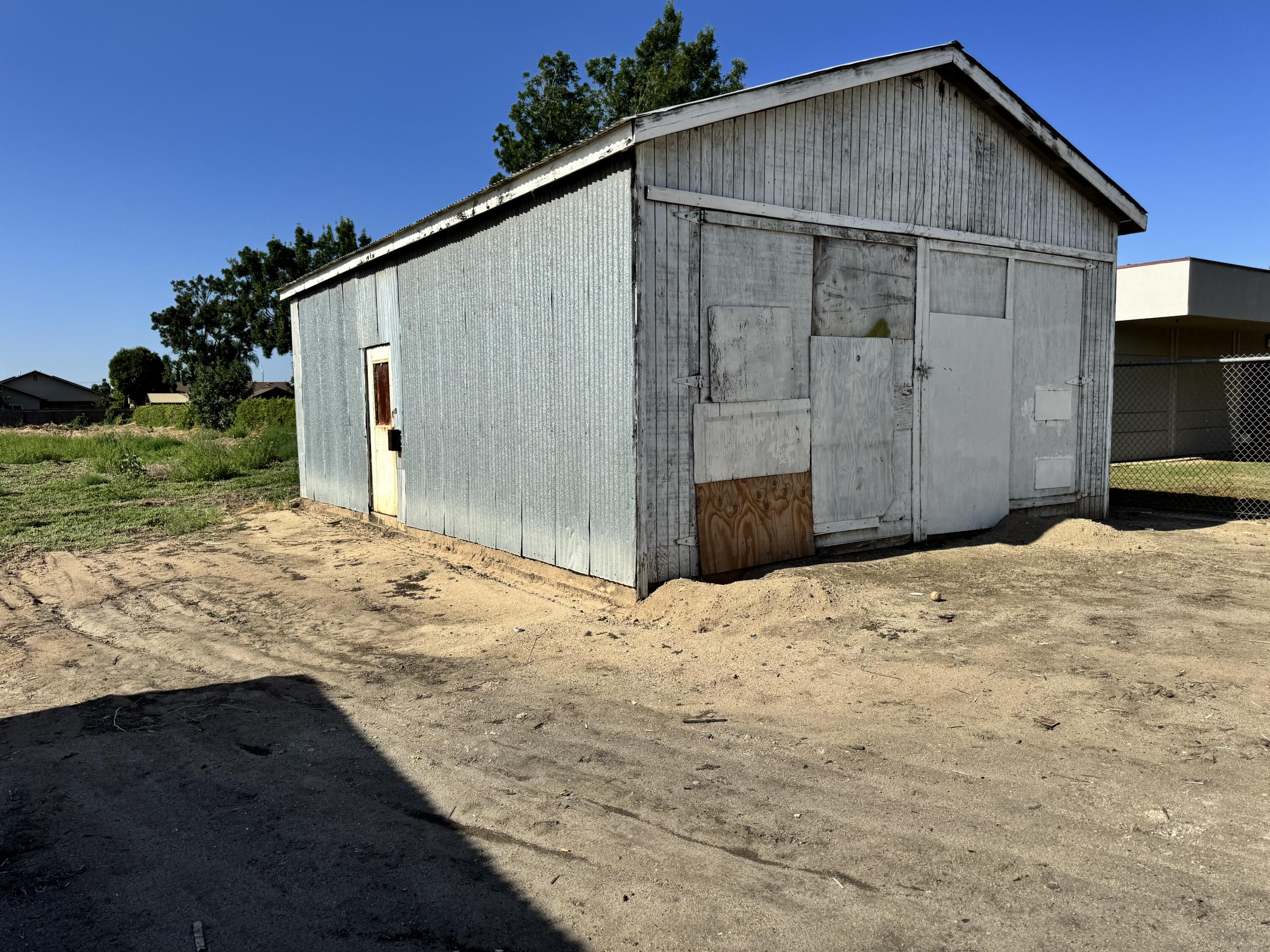 633 W Westfield Ave, Porterville, CA 93257